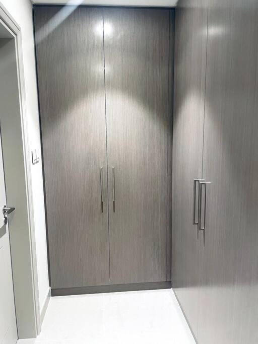 2 Bedroom Close To Mall *