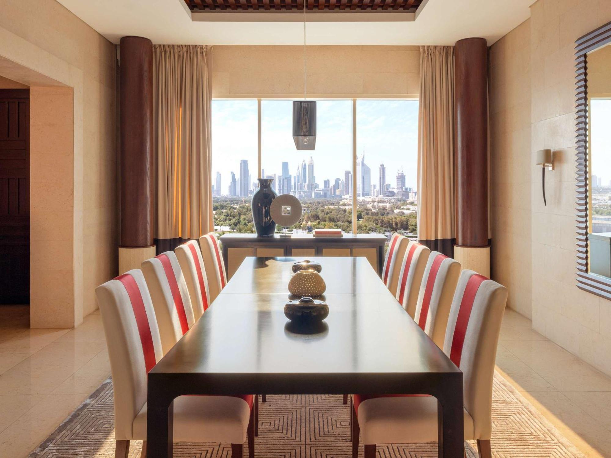 Otel Raffles