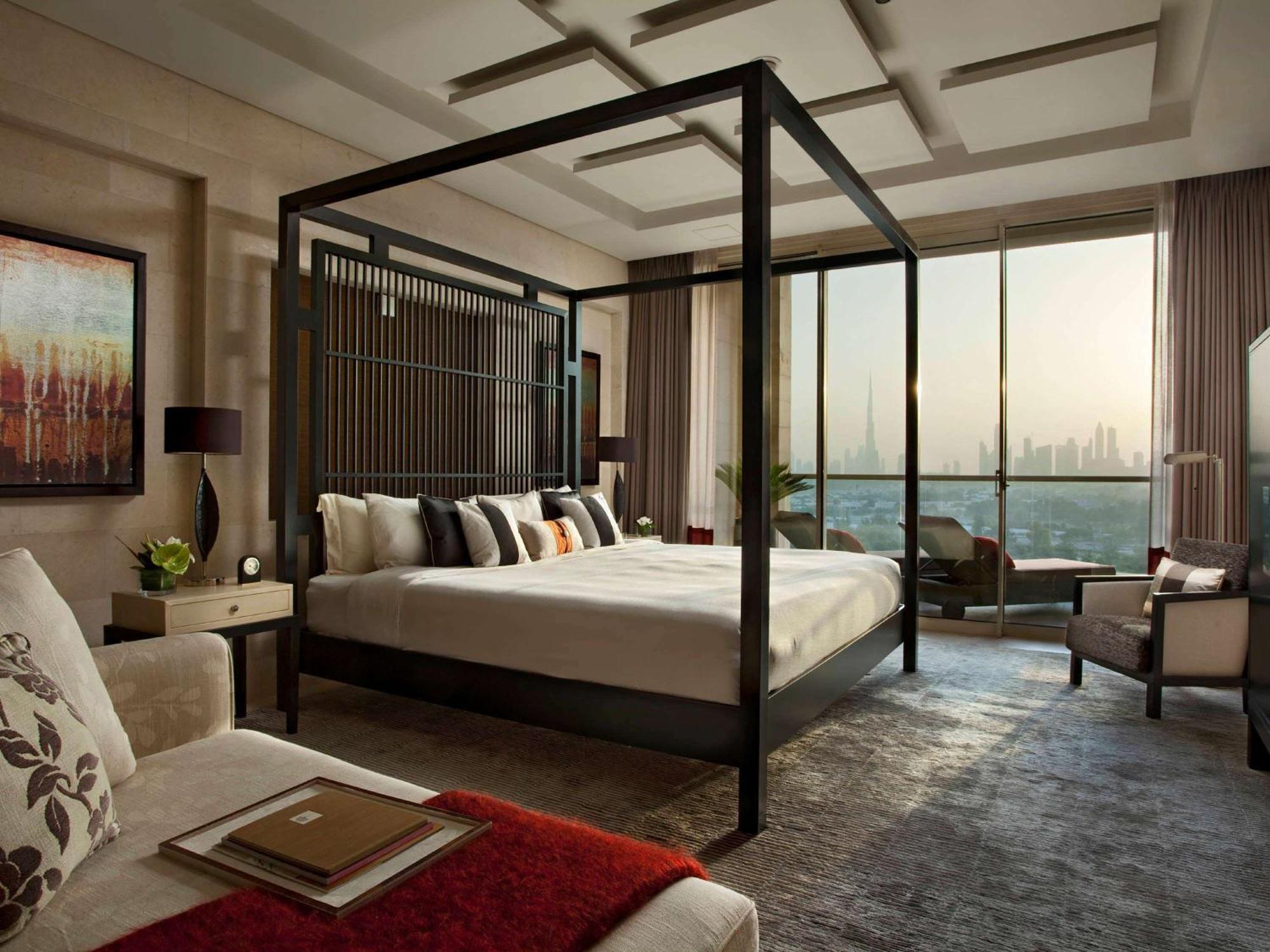 Raffles Otel 5*