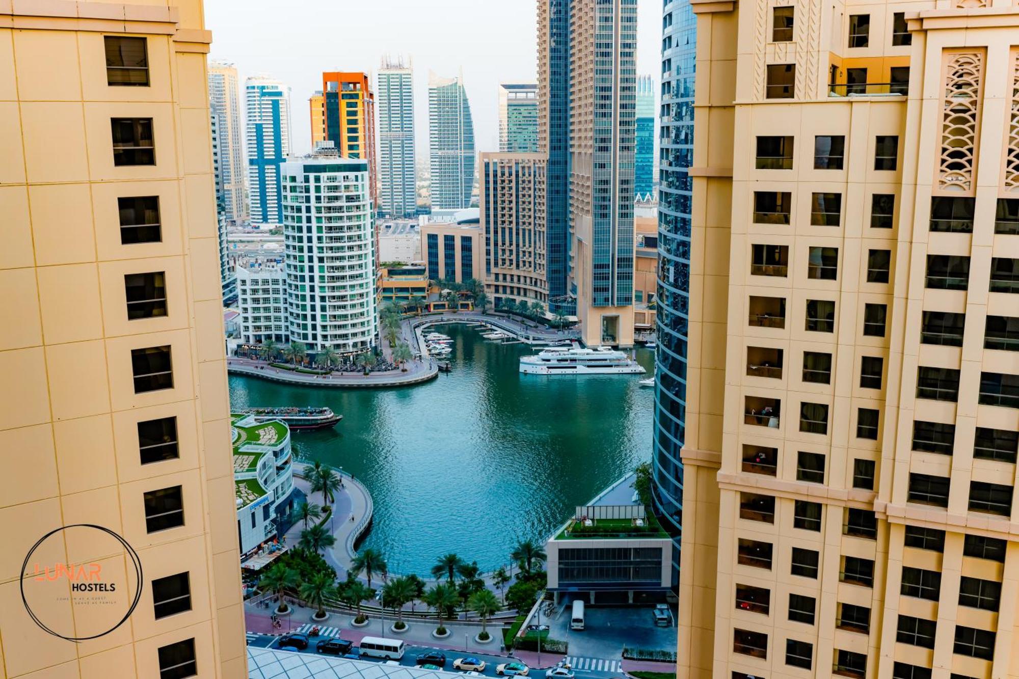 Lunar - Jbr Pansiyon Dubai