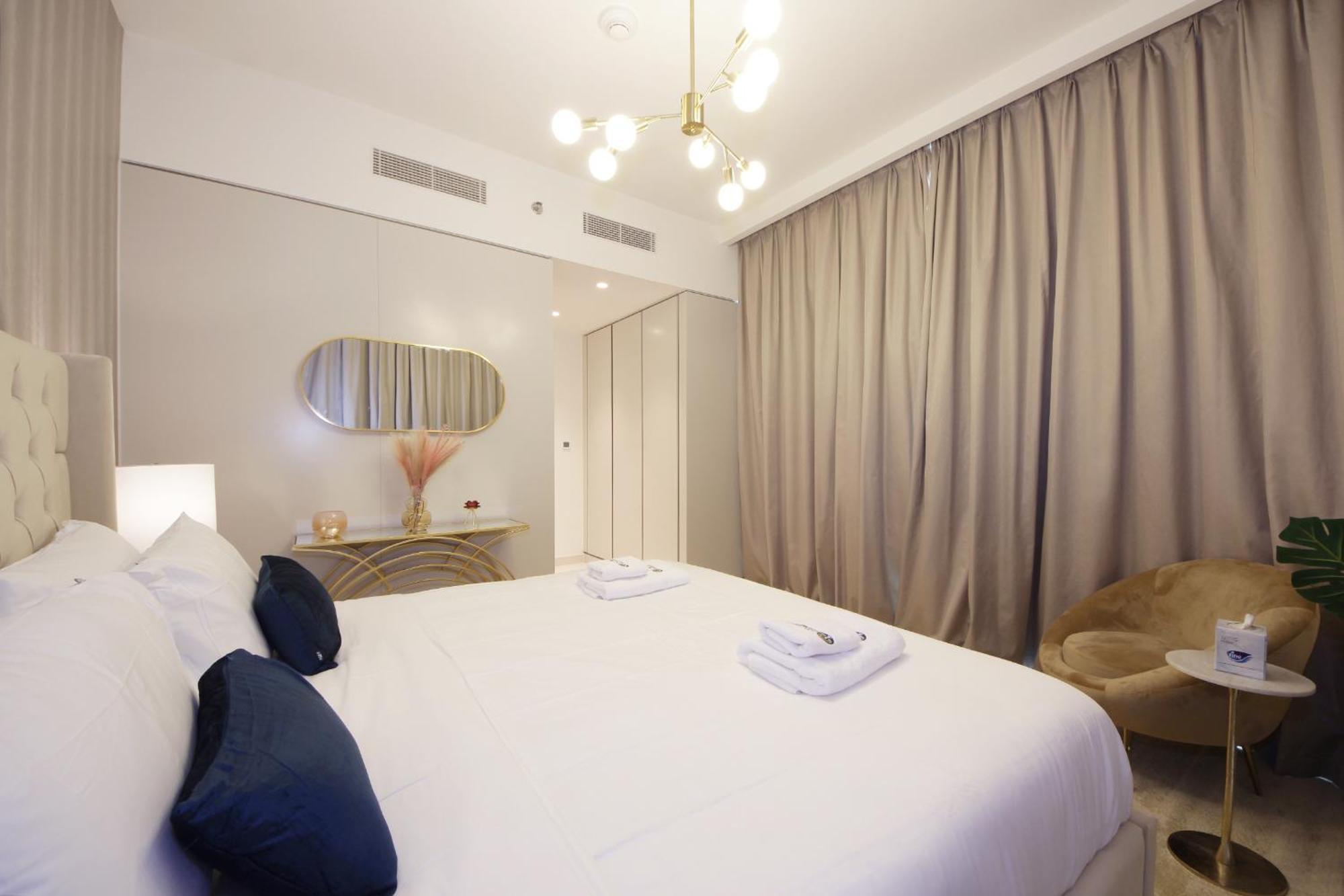 Incredible Sea View 2bhk - Private Access - Emaar Beachfront Apartment