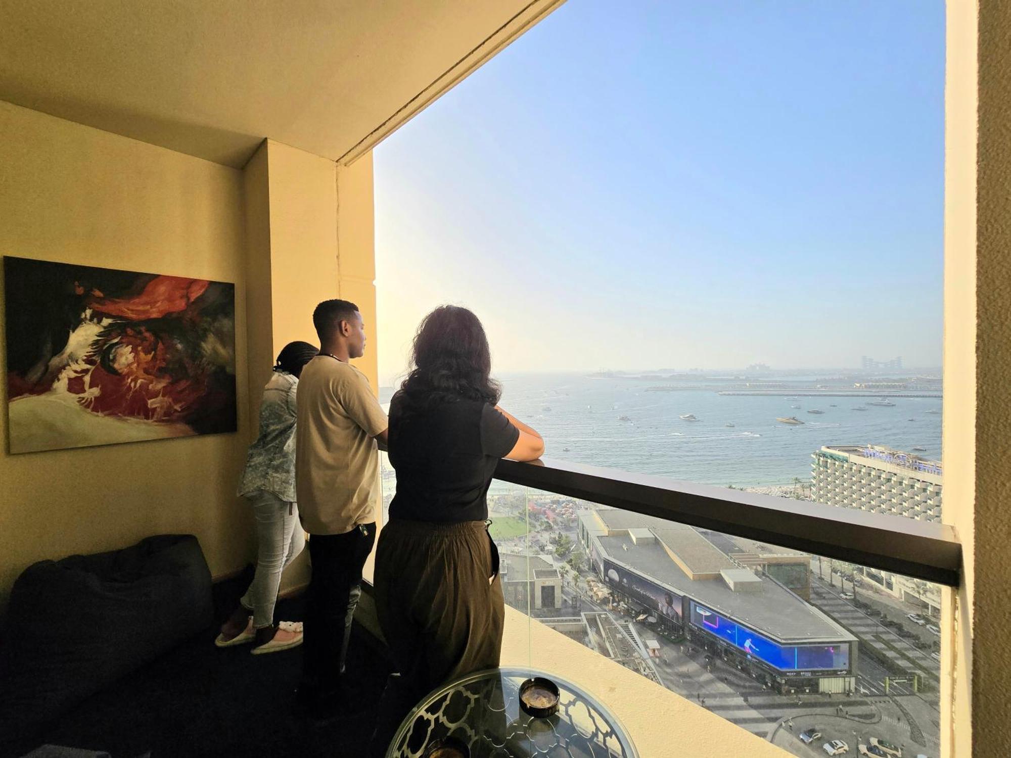 Daire 1 World, Premium Hostel, Jbr, Near Metro And Beach
