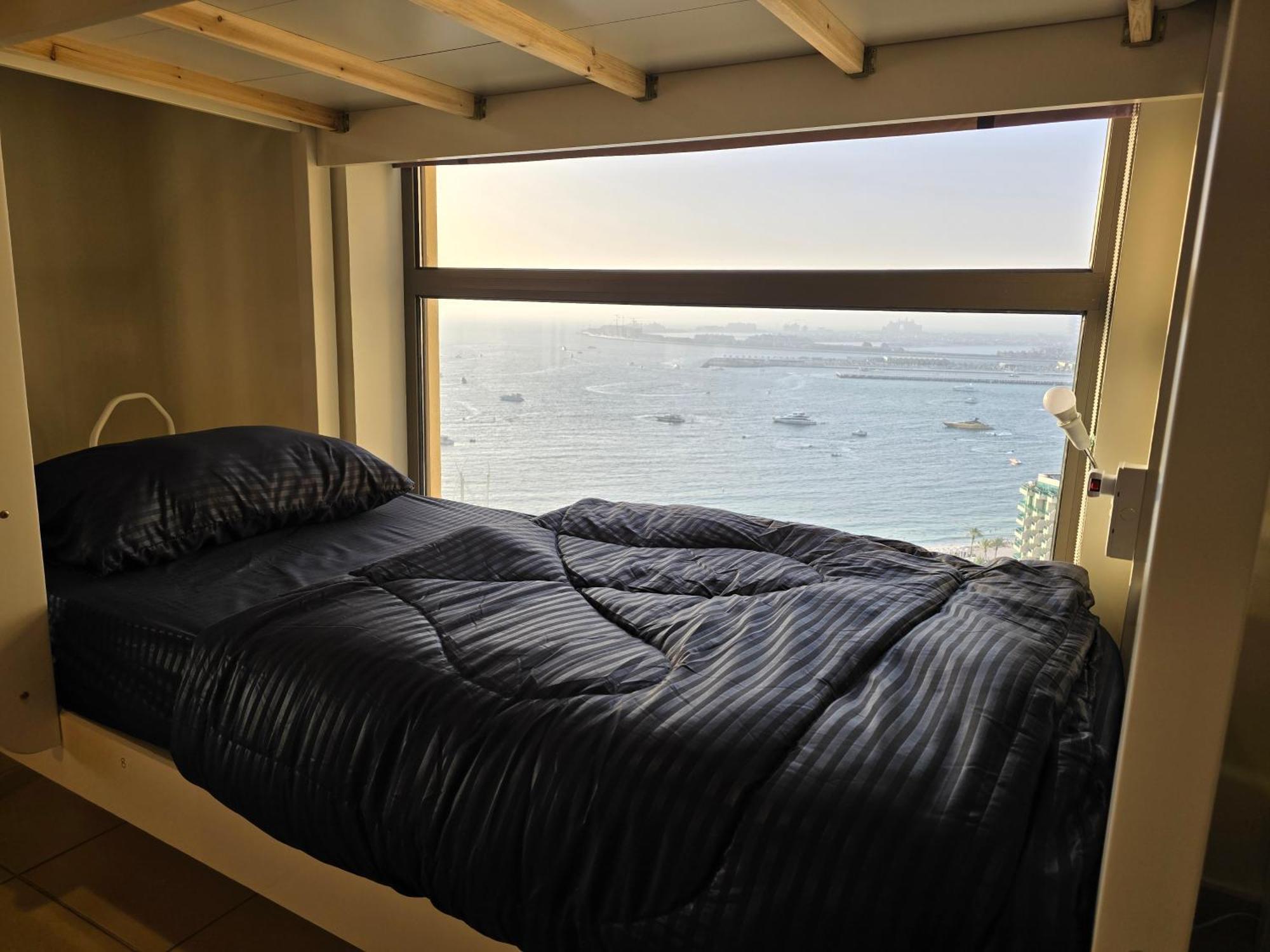Daire 1 World, Premium Hostel, Jbr, Near Metro And Beach *