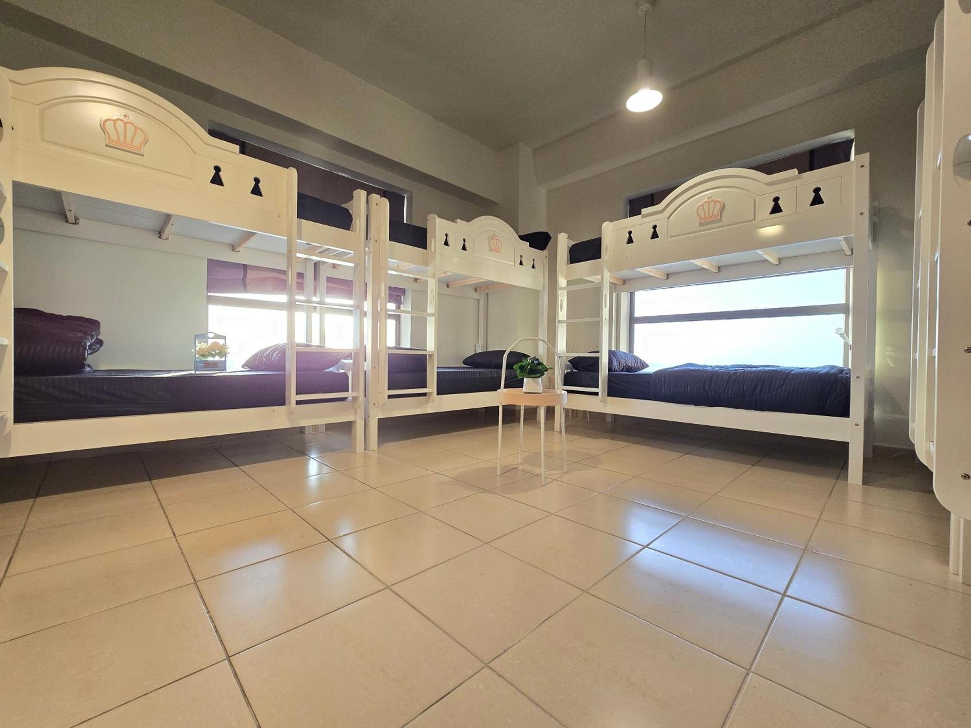 Daire 1 World, Premium Hostel, Jbr, Near Metro And Beach Dubai