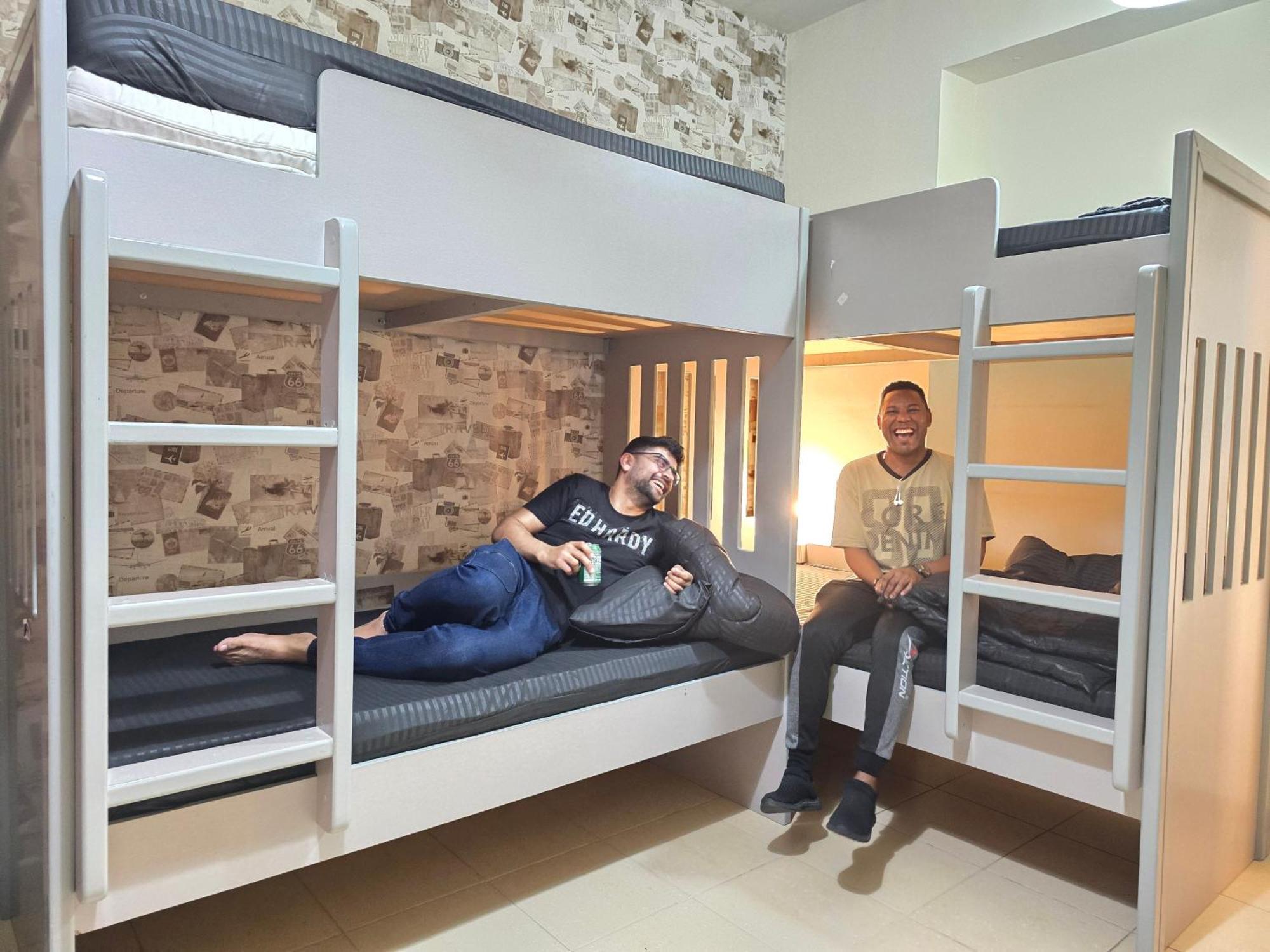 1 World, Premium Hostel, Jbr, Near Metro And Beach Dubai