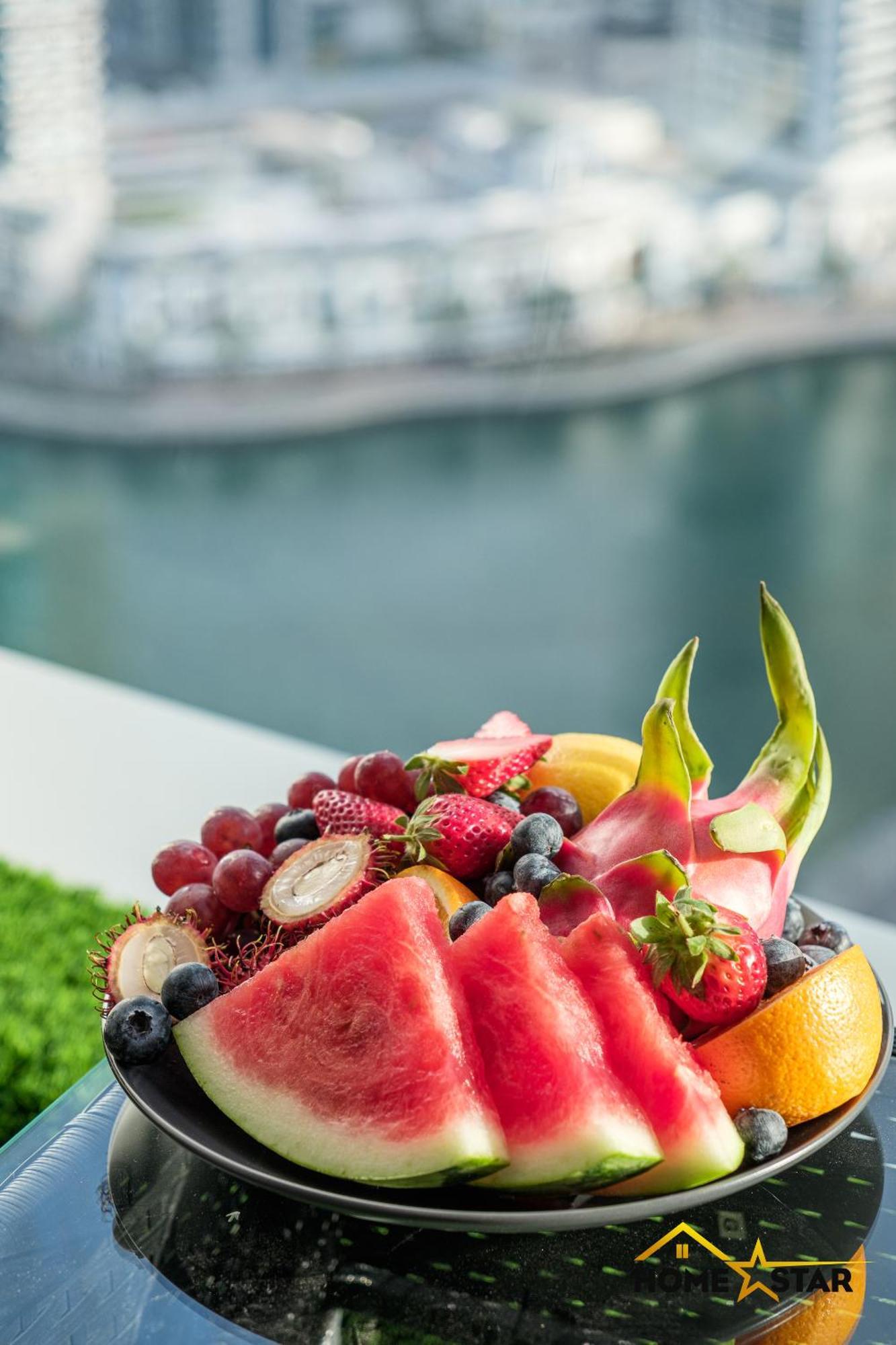 Marina & Views, Pool, Art Haven! Near Cafes *