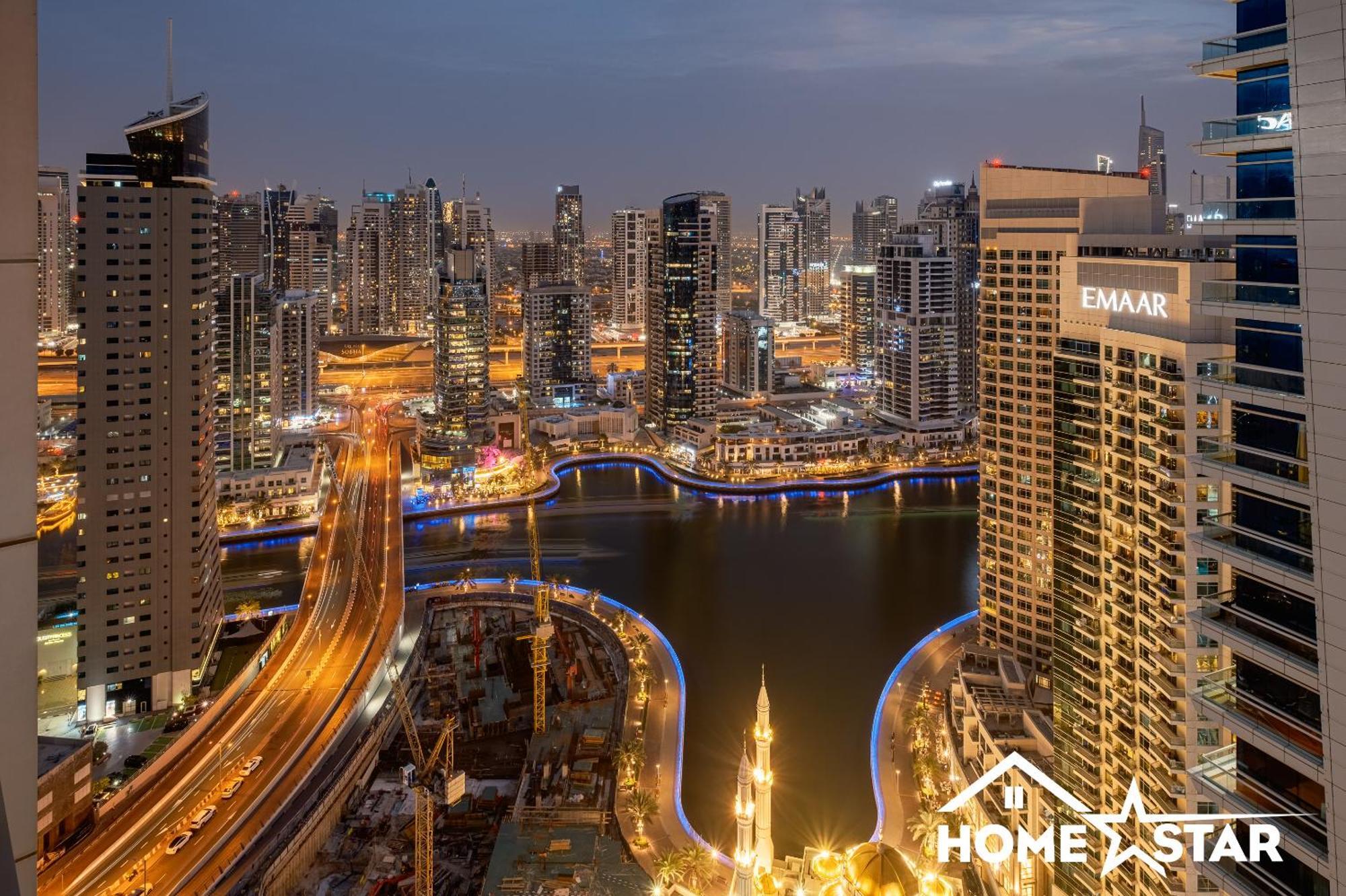 Marina & Views, Pool, Art Haven! Near Cafes *