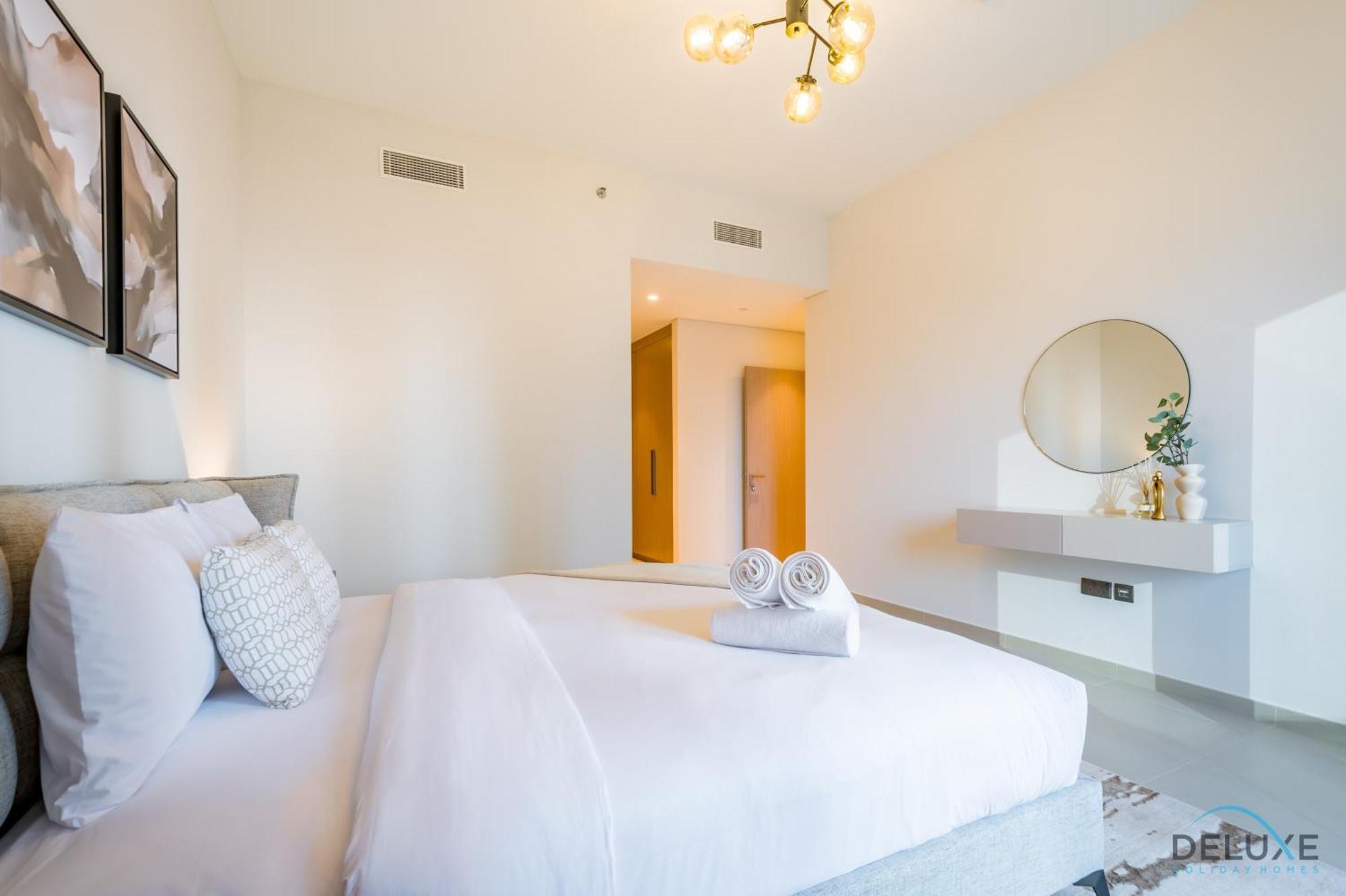 Apartment Sumptuous 3br With Assistant At Act One Act Two Tower 2 In Downtown By Deluxe Homes Dubai