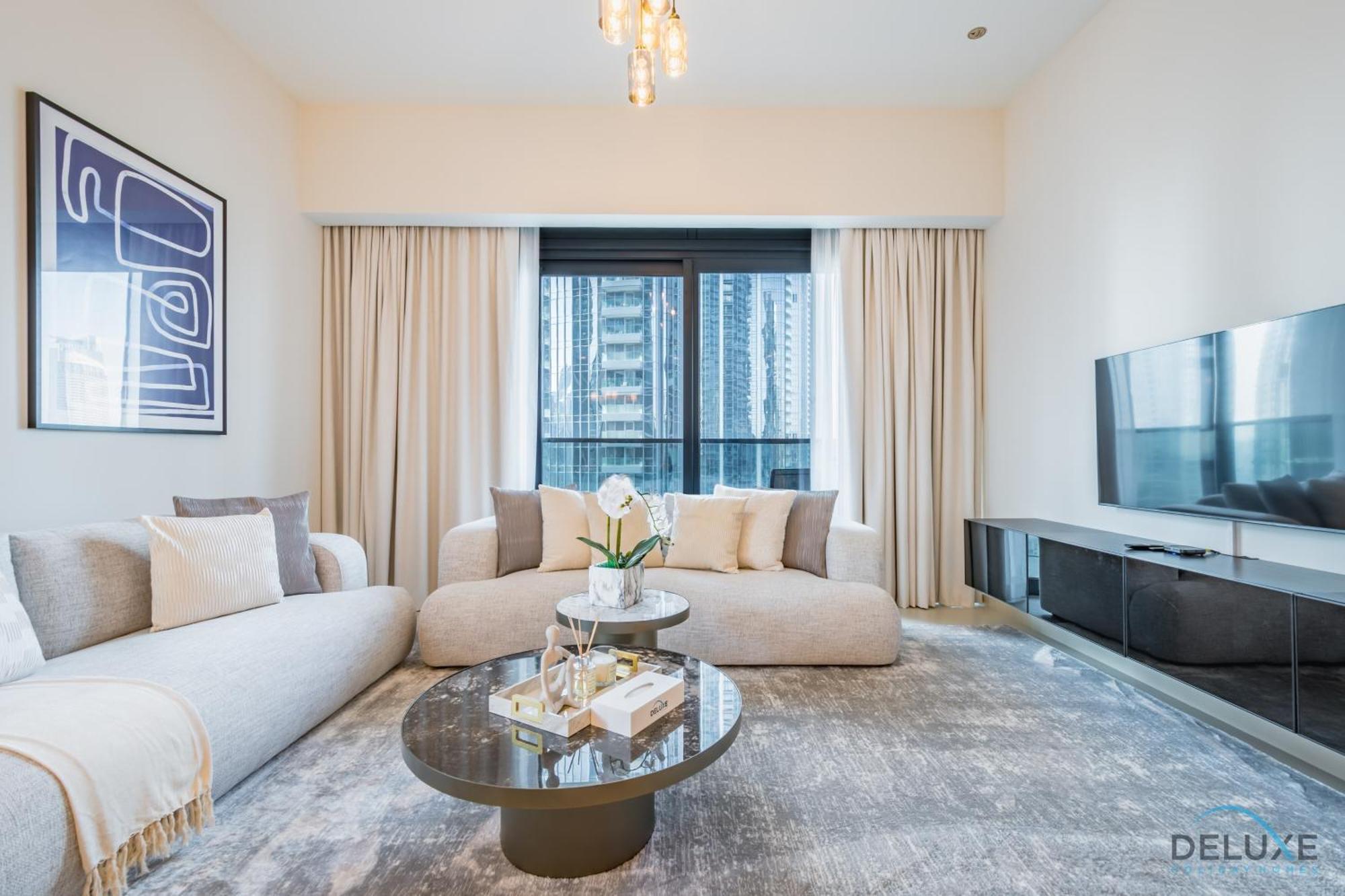 Sumptuous 3br With Assistant At Act One Act Two Tower 2 In Downtown By Deluxe Homes