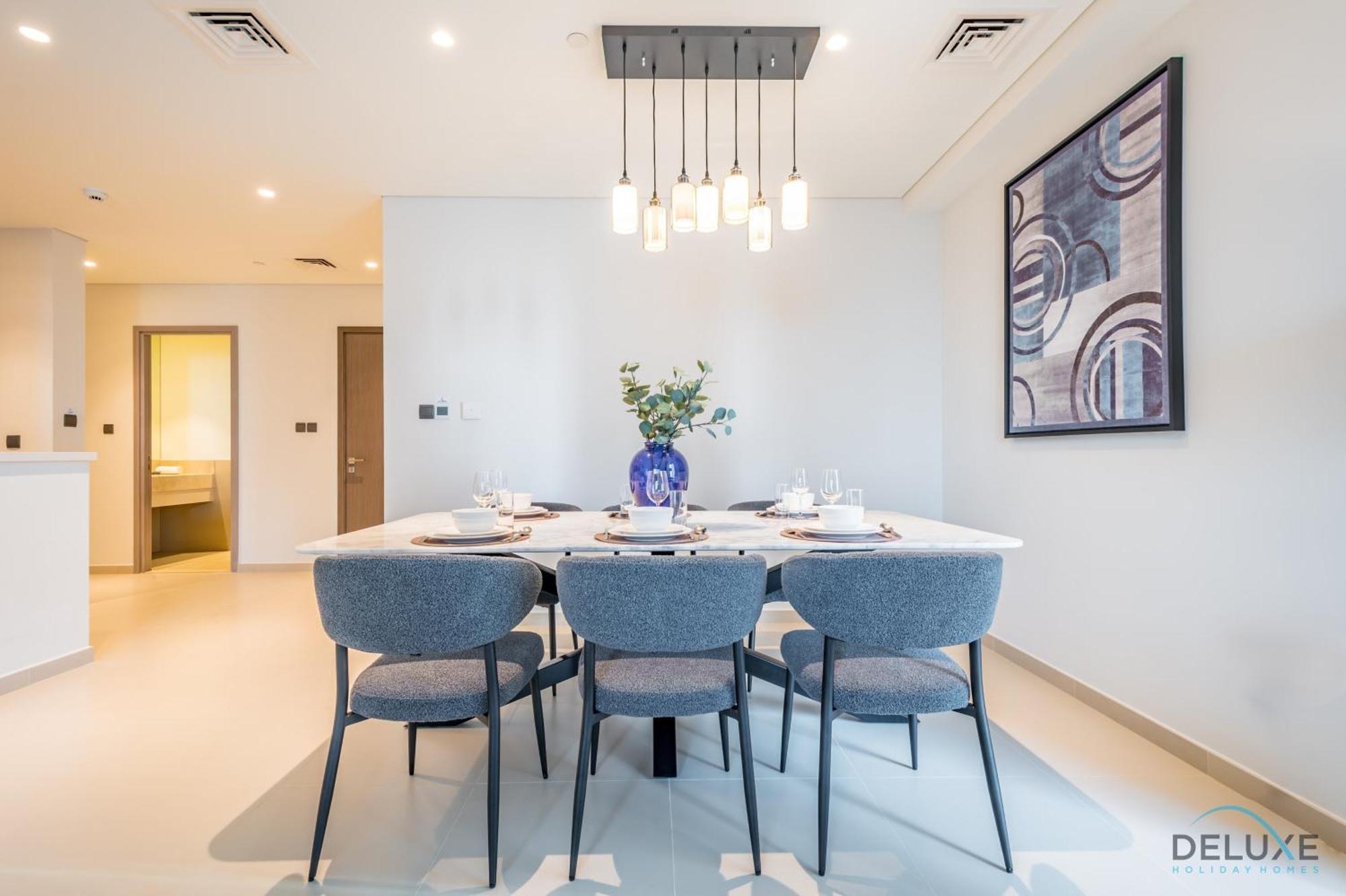 Sumptuous 3br With Assistant At Act One Act Two Tower 2 In Downtown By Deluxe Homes *