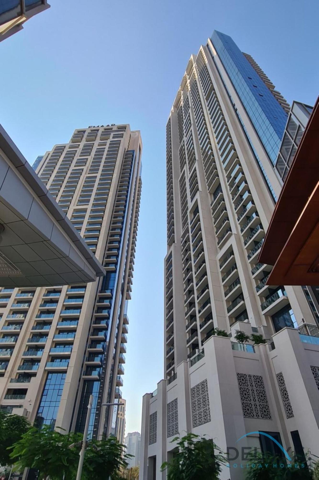 Sumptuous 3br With Assistant At Act One Act Two Tower 2 In Downtown By Deluxe Homes * Dubai
