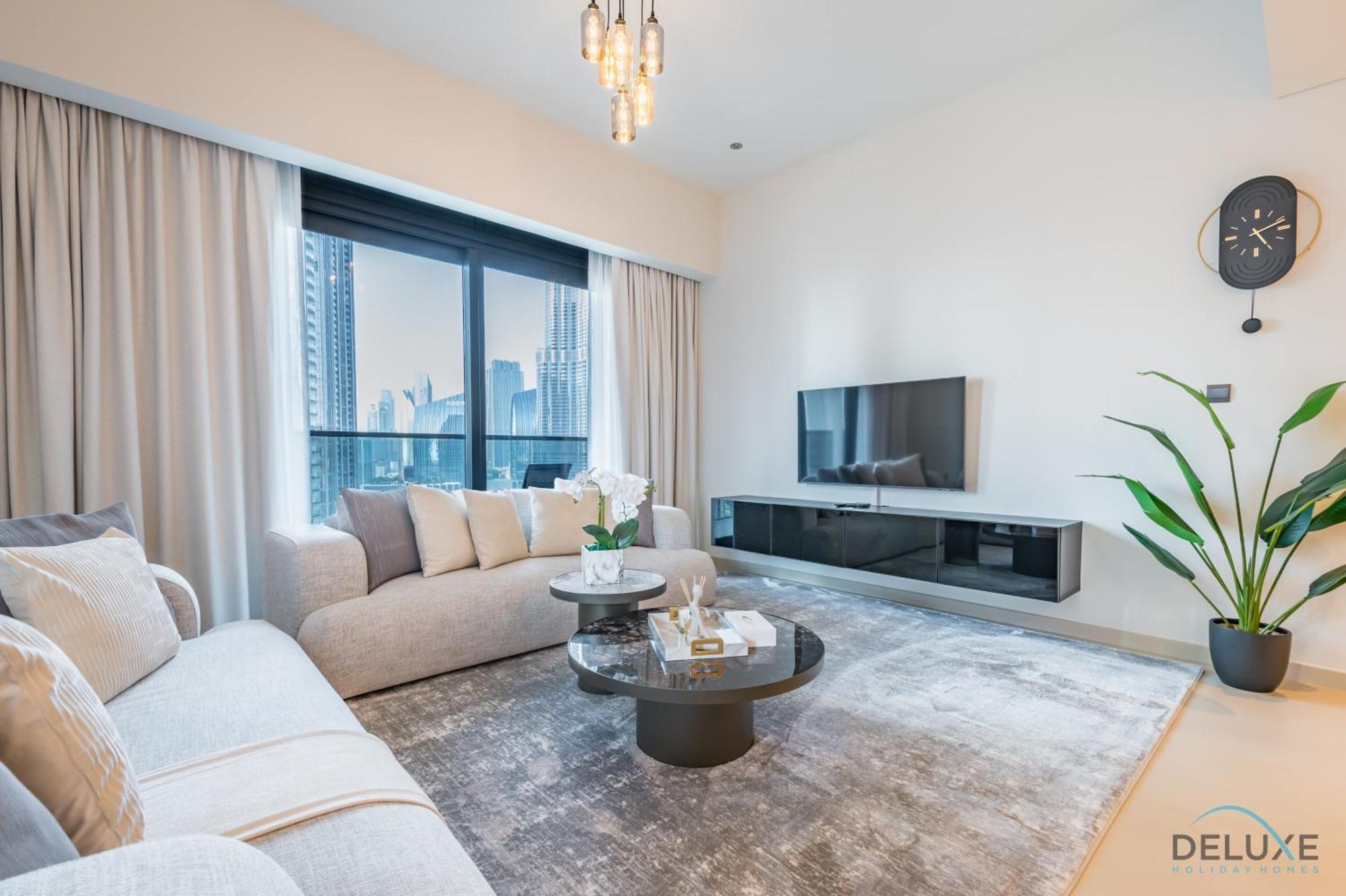 Sumptuous 3br With Assistant At Act One Act Two Tower 2 In Downtown By Deluxe Homes