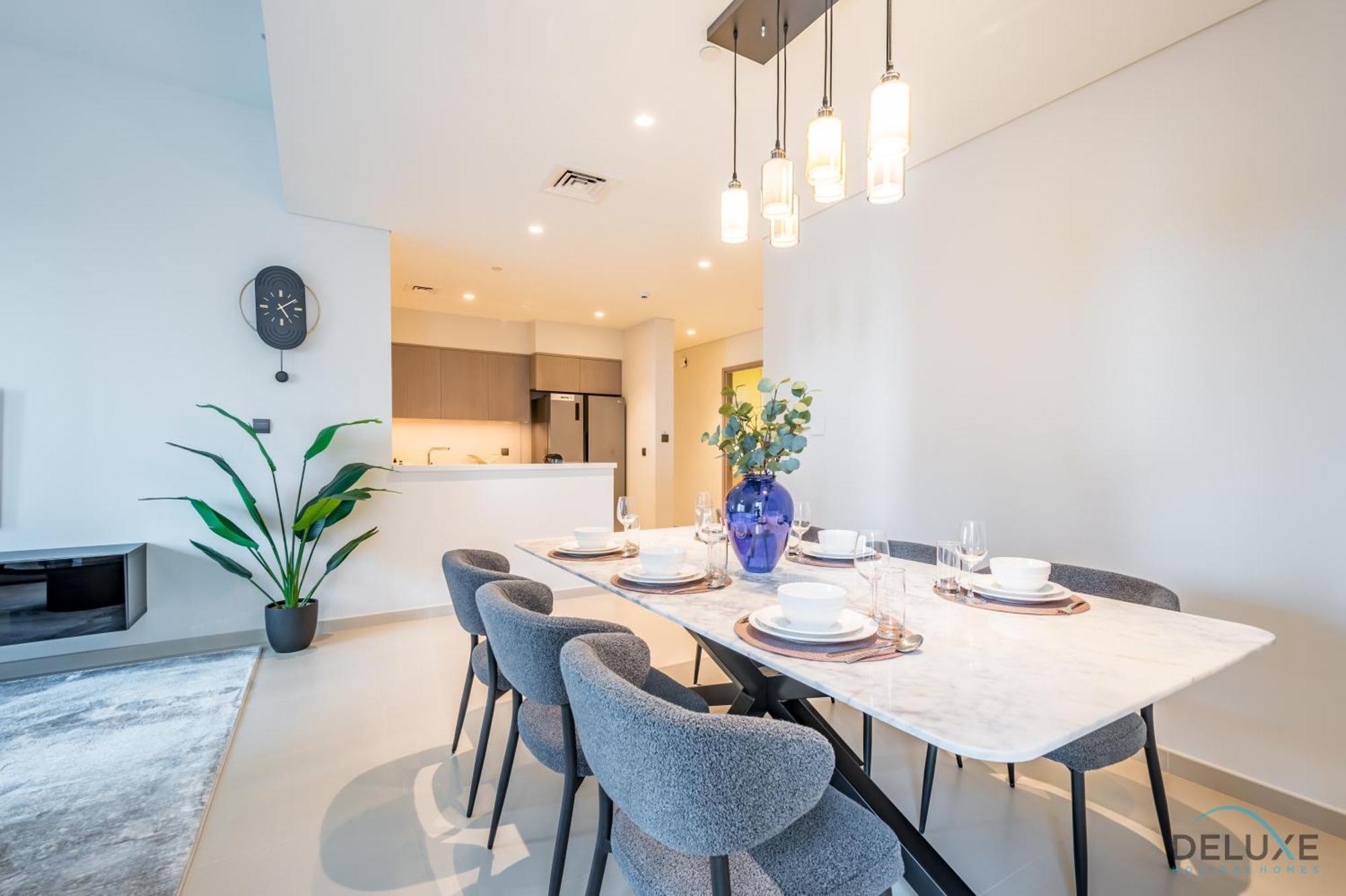 Sumptuous 3br With Assistant At Act One Act Two Tower 2 In Downtown By Deluxe Homes Dubai