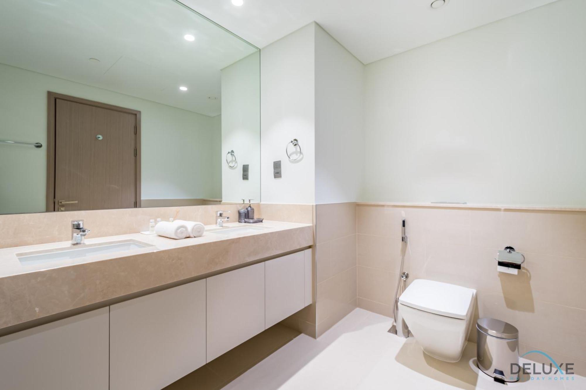 Sumptuous 3br With Assistant At Act One Act Two Tower 2 In Downtown By Deluxe Homes