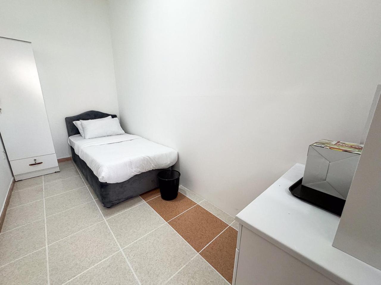 Homestay Karama Star 2 - *