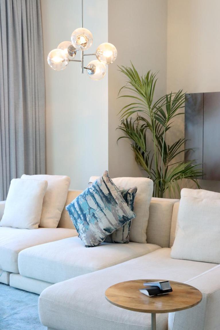 Livbnb - 2 Bedroom In Marina Arcade Apartment Dubai