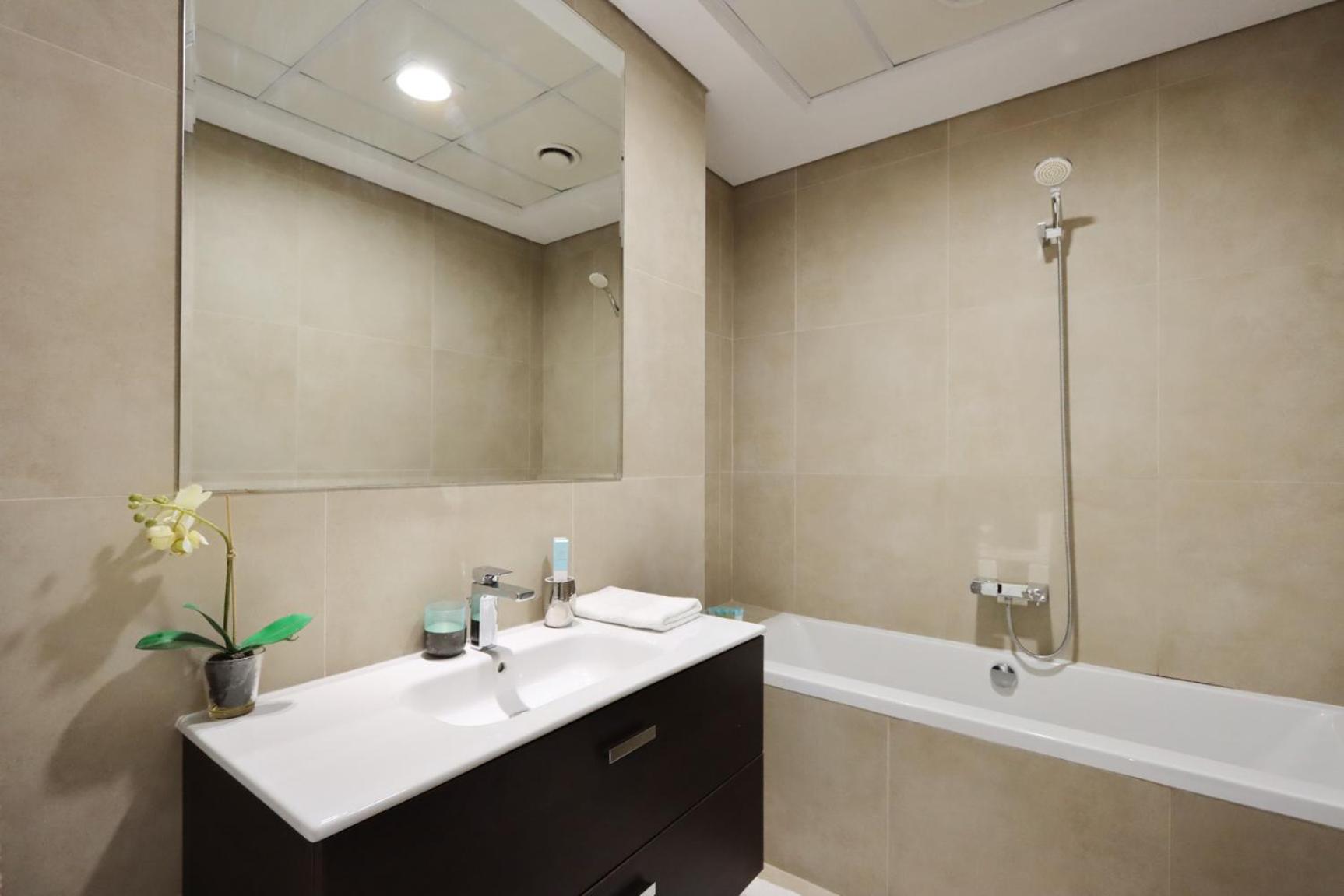 Livbnb - 2 Bedroom In Marina Arcade Apartment