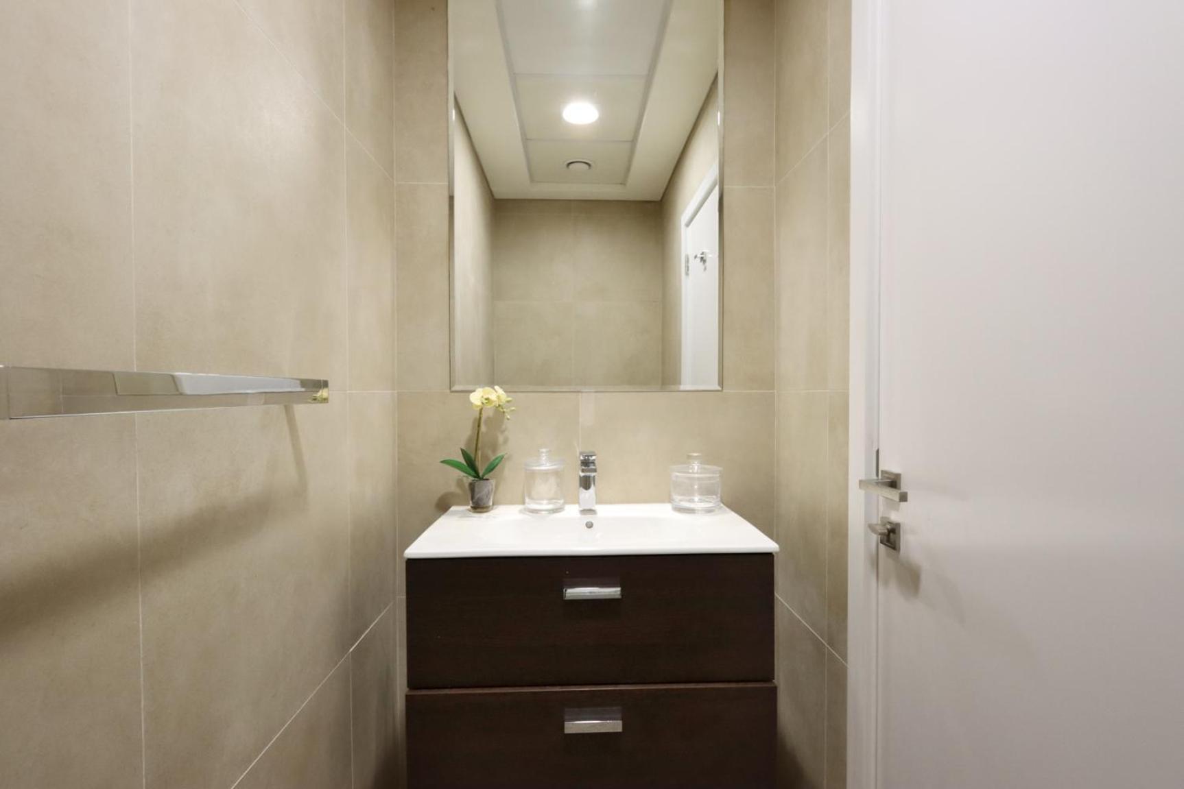 Apartment Livbnb - 2 Bedroom In Marina Arcade Dubai