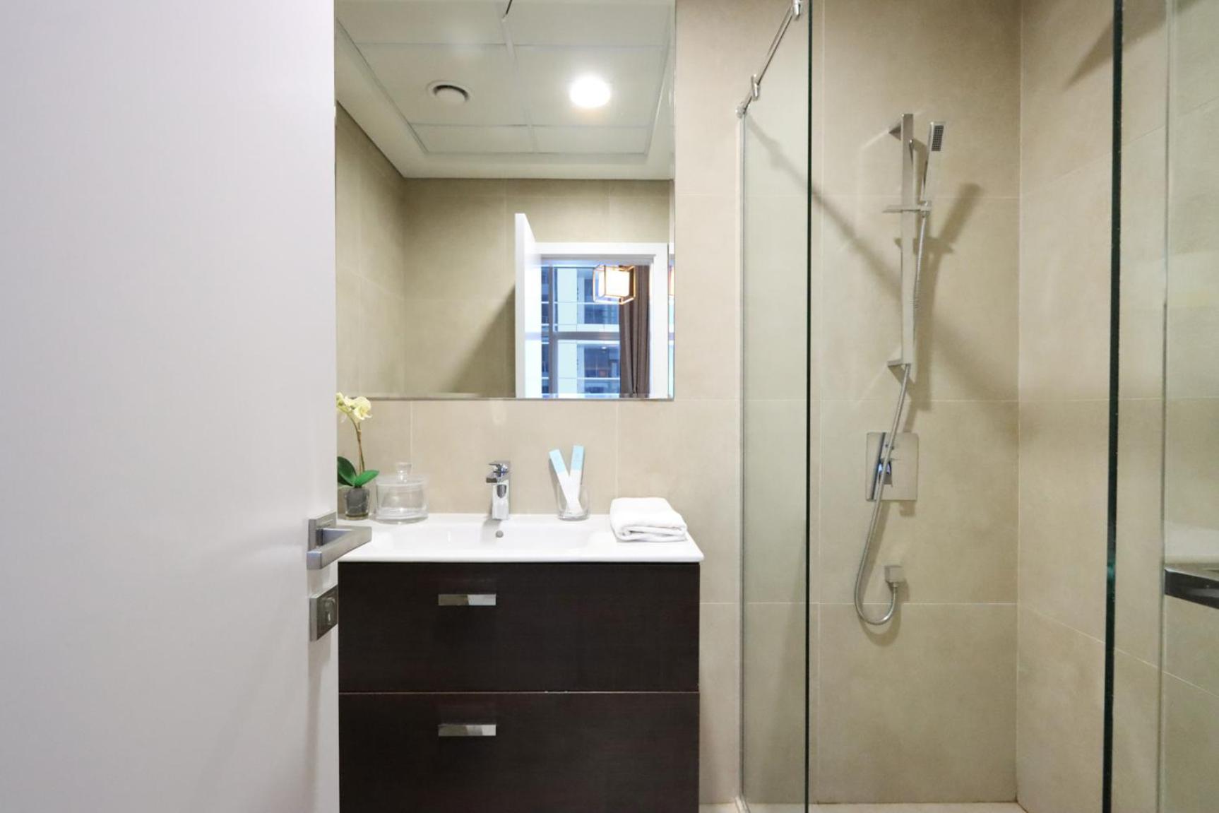 Livbnb - 2 Bedroom In Marina Arcade Dubai