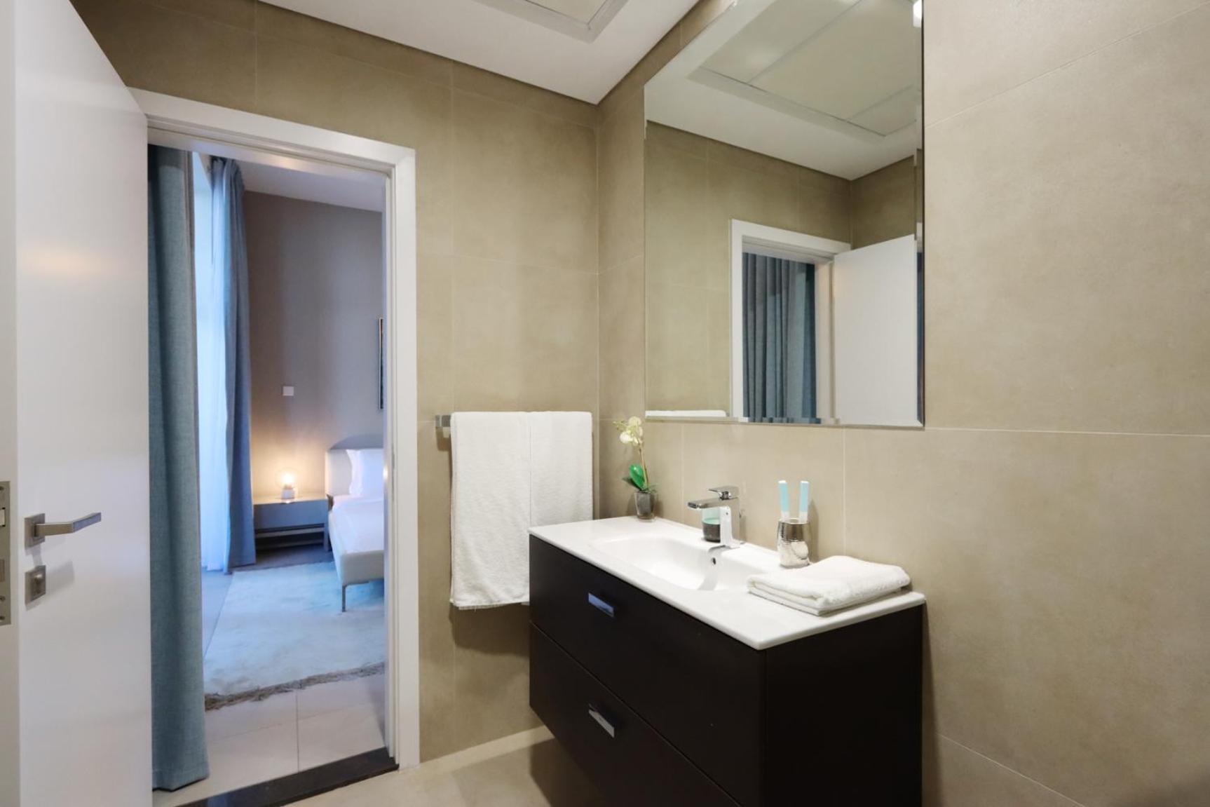 Apartment Livbnb - 2 Bedroom In Marina Arcade *
