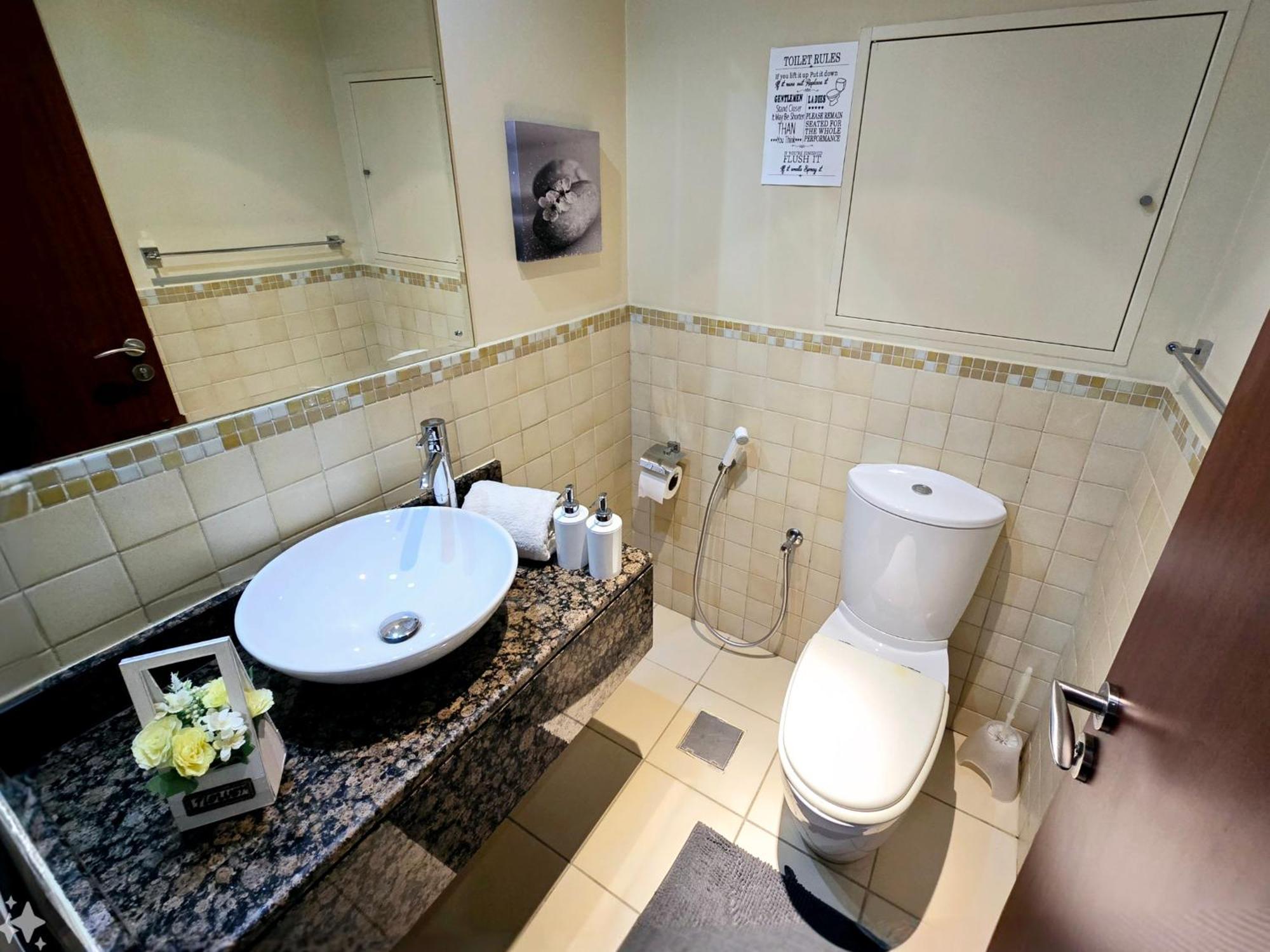 Daire 1 World, Premium Hostel, Jbr, Near Metro And Beach Dubai