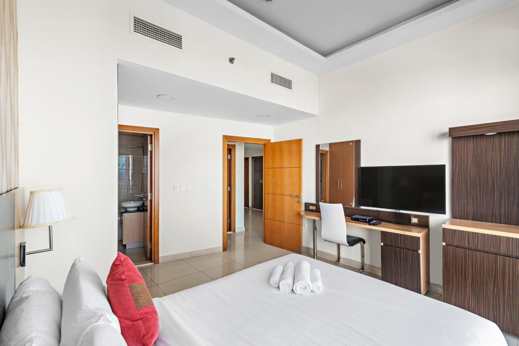 Great 2br Ocean Heights Apartment Dubai