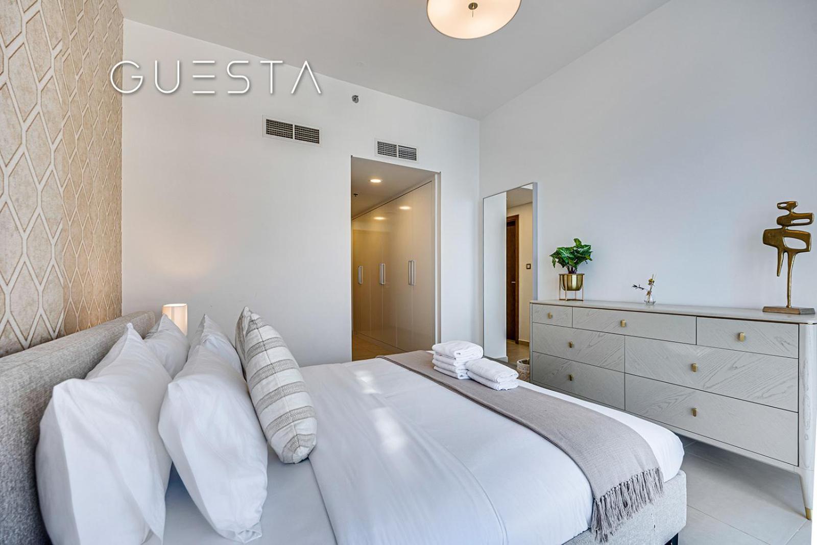 Azizi Mina The Palm, Free And Pool Access Apartment Dubai