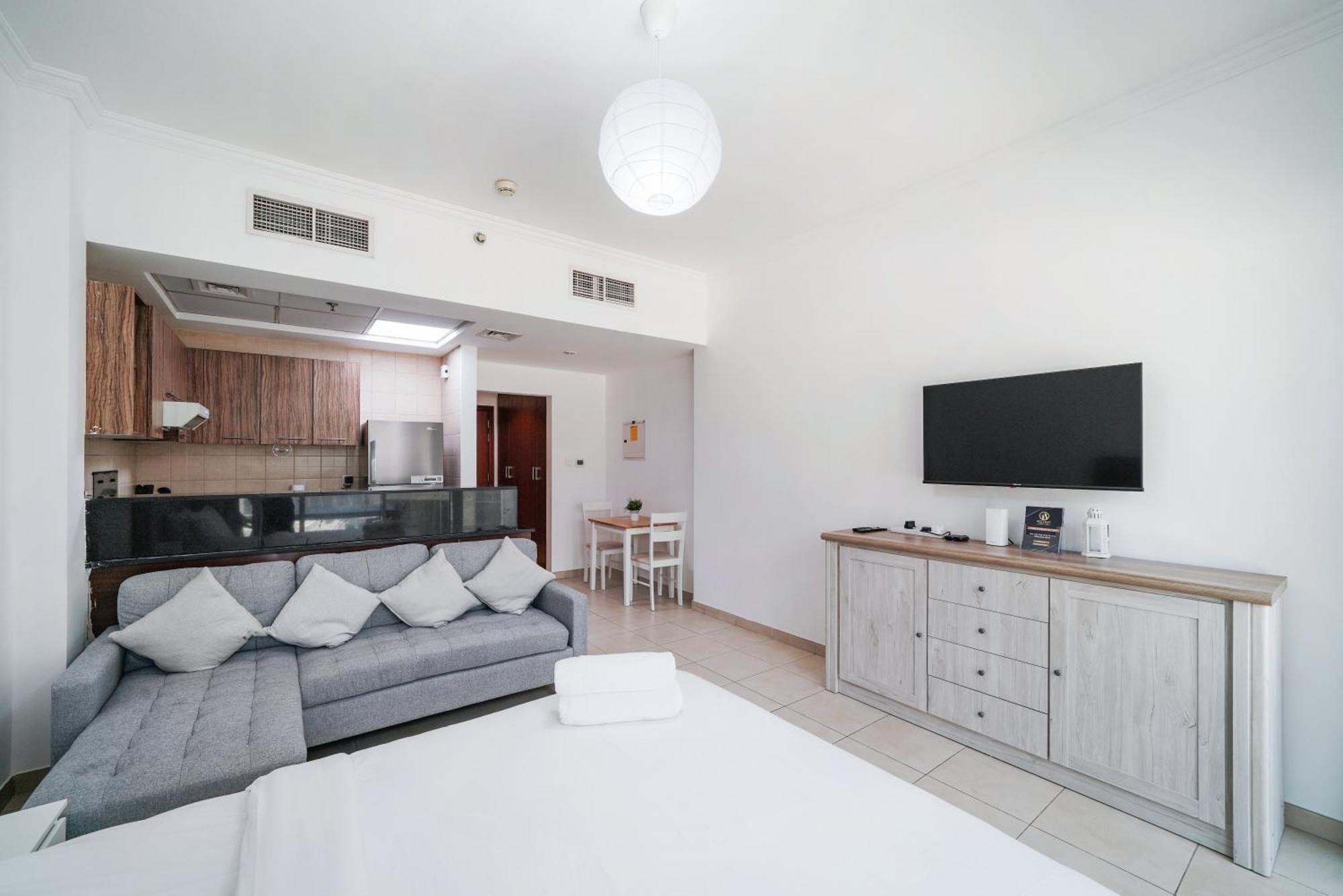 Apartment Close To Burj Khalifa And Downtown Dubai