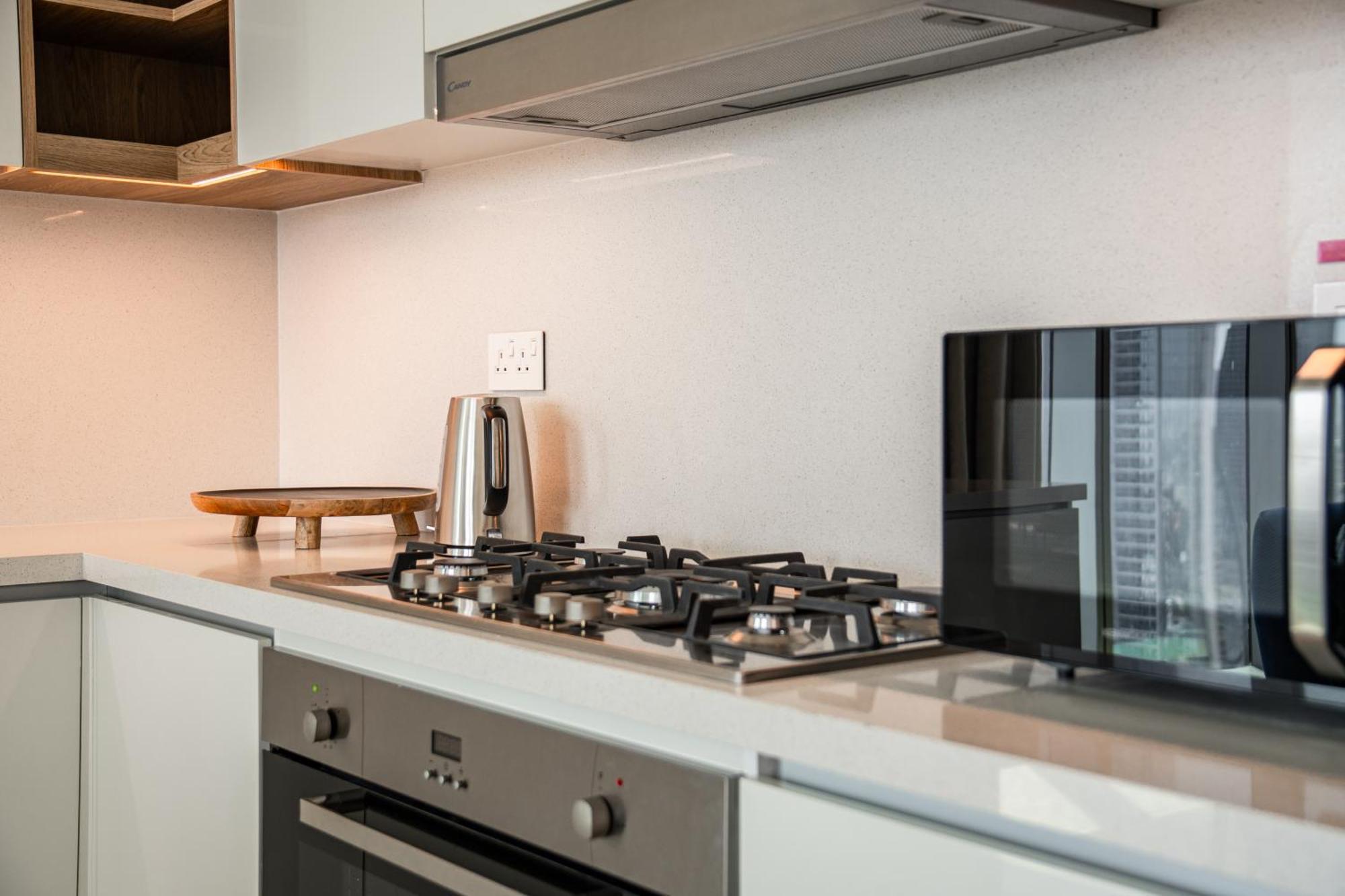 Apartment Elegant Escapes - 3b Burj View, Direct Mall Access
