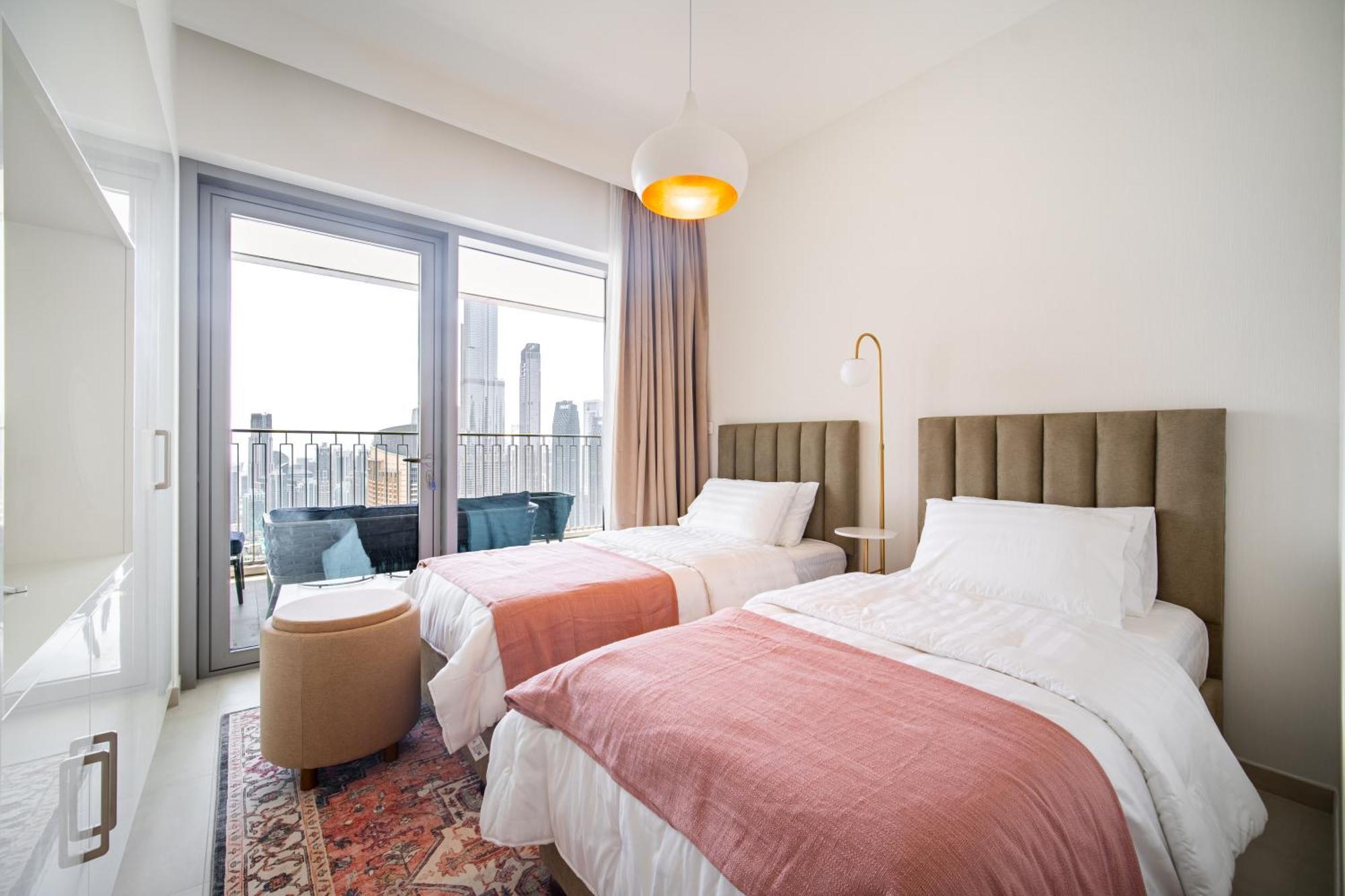 Elegant Escapes - 3b Burj View, Direct Mall Access *