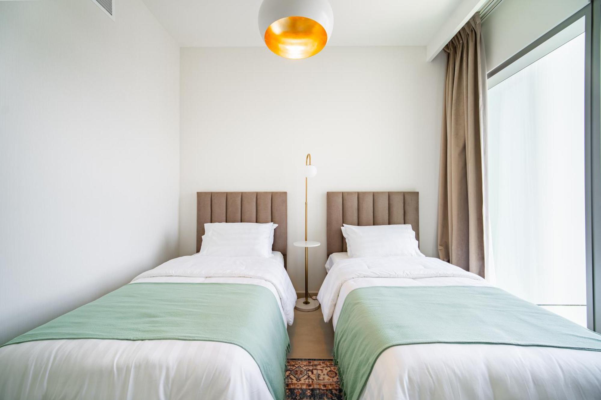 Elegant Escapes - 3b Burj View, Direct Mall Access * Dubai