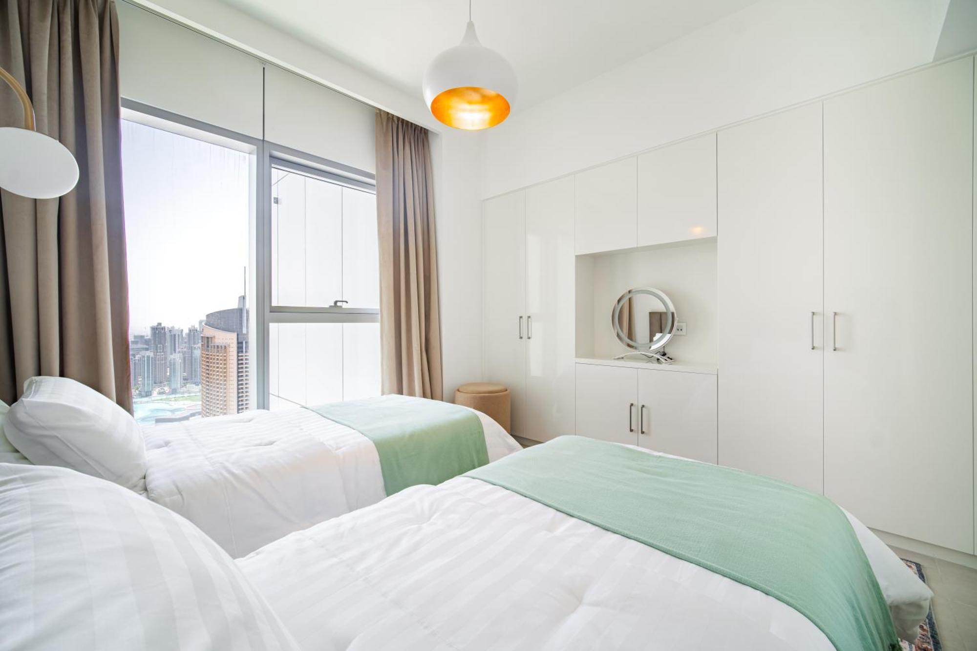Apartment Elegant Escapes - 3b Burj View, Direct Mall Access *