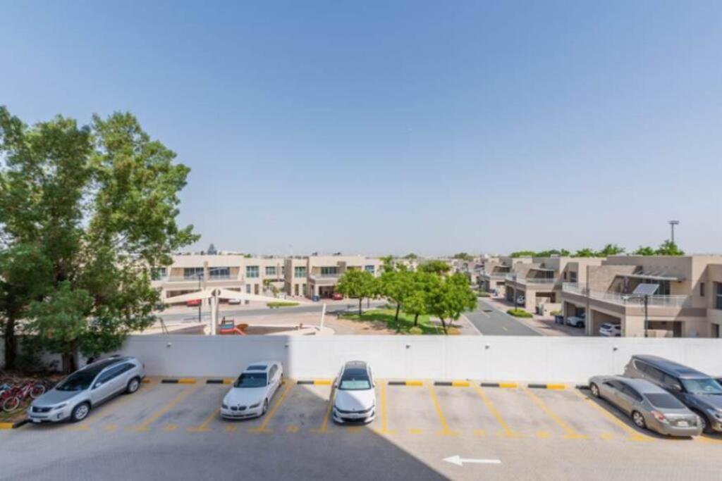 1 Bed Modern In Axis 8