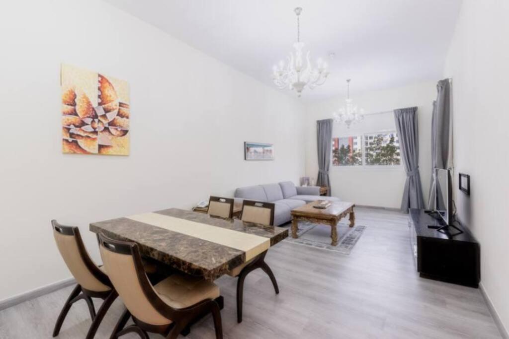 1 Bed Modern In Axis 8 * Dubai