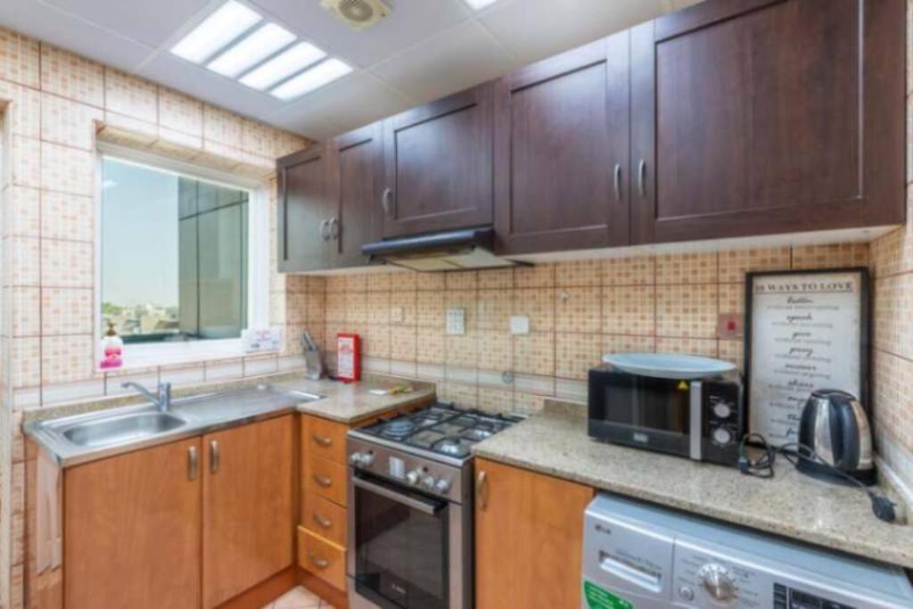 1 Bed Modern In Axis 8 * Dubai