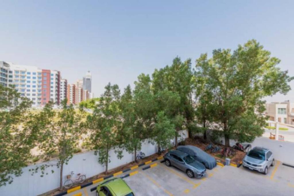 Apartment 1 Bed Modern In Axis 8 Dubai