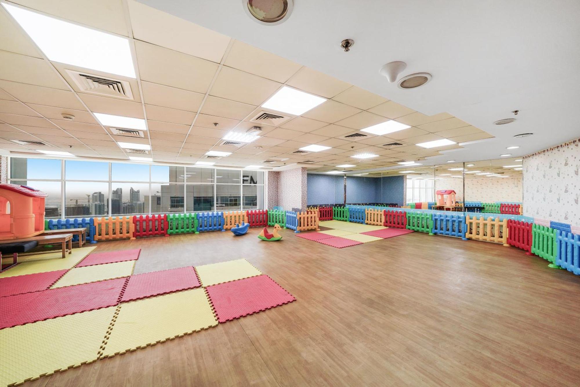 Close To Burj Khalifa And Downtown Apartment *