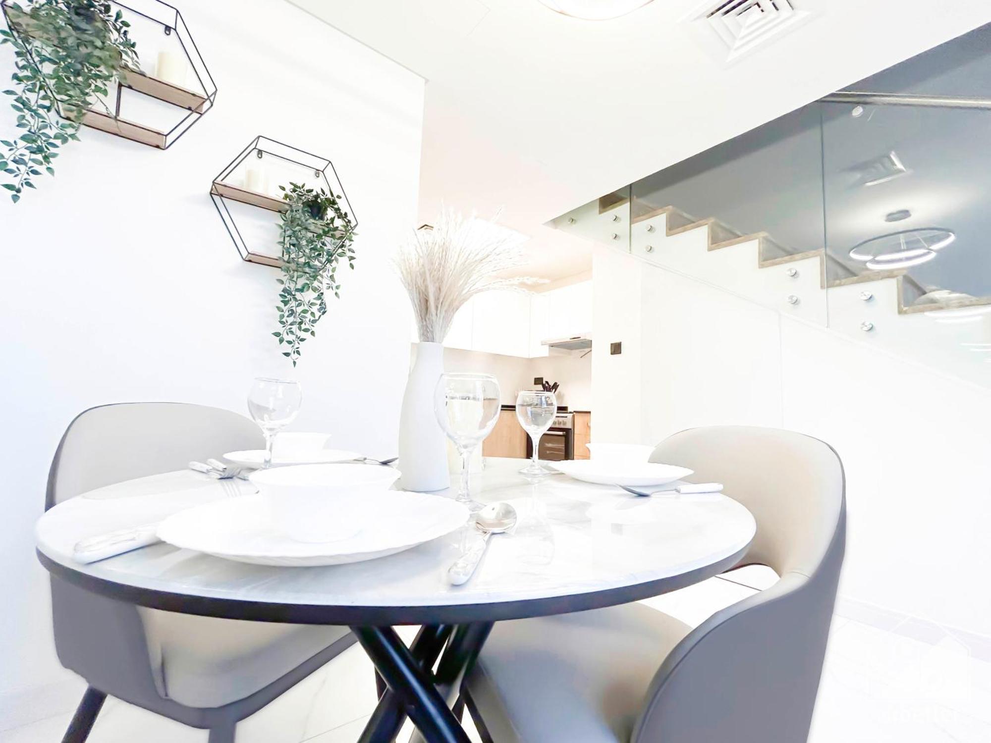 Apartment Luxury 1-br In Rukan: Skyline Views! Dubai