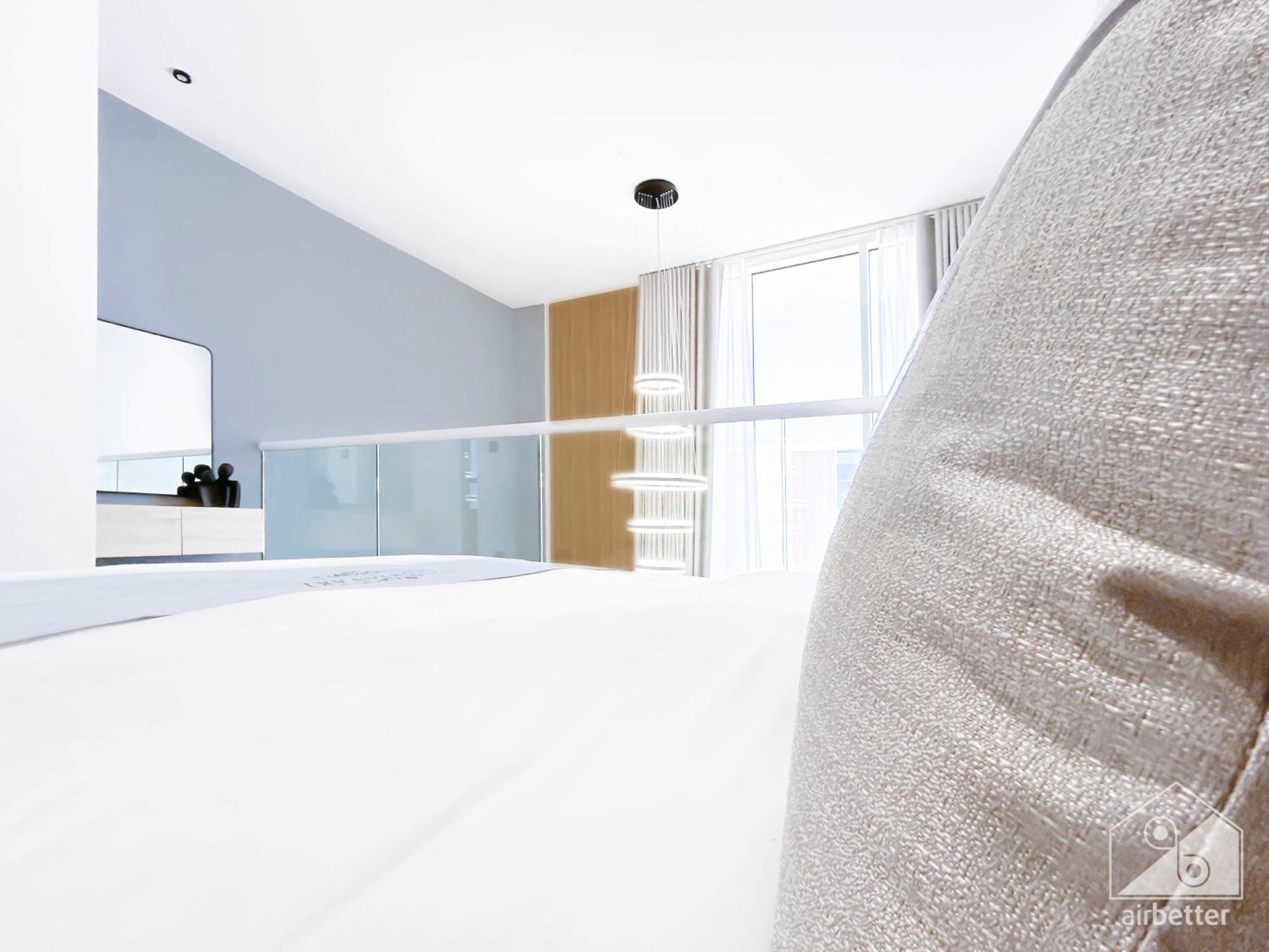 Luxury 1-br In Rukan: Skyline Views! *