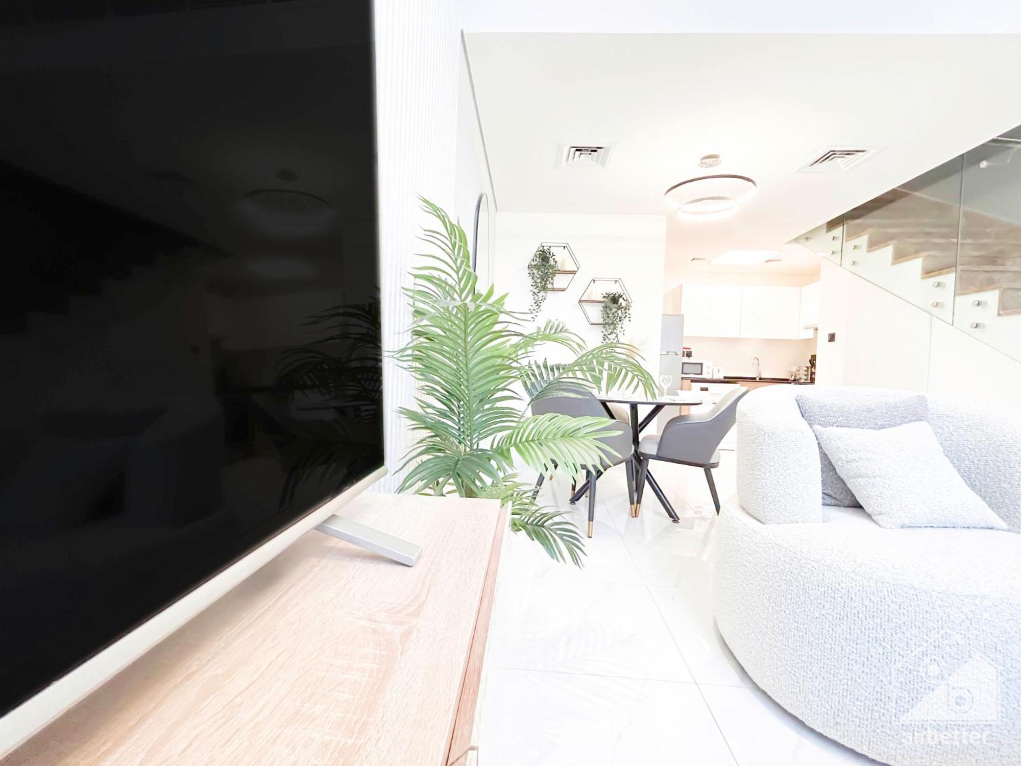 Luxury 1-br In Rukan: Skyline Views! Apartment