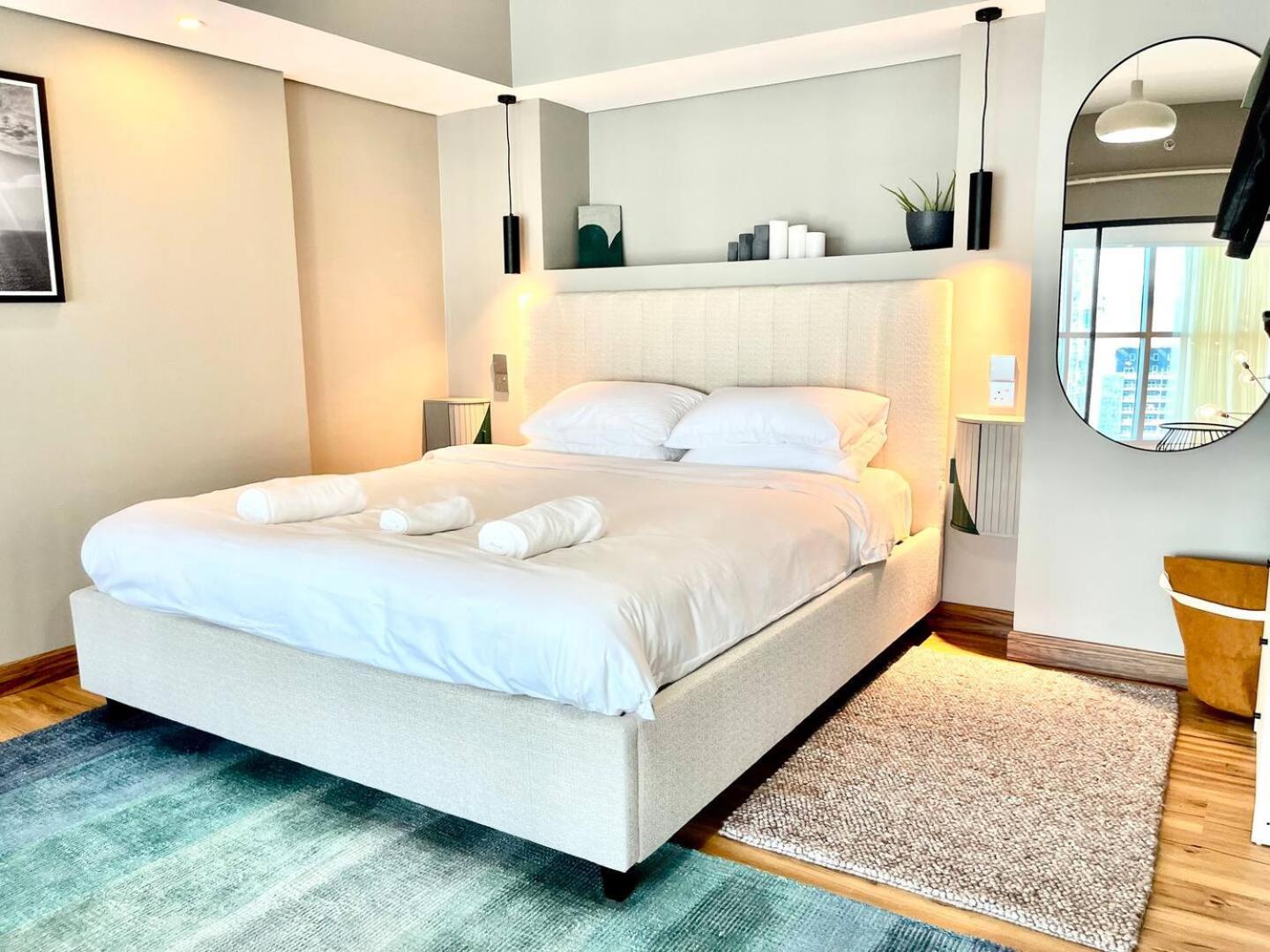 Penthouse Paradise Duplex Loft W Skyline Views