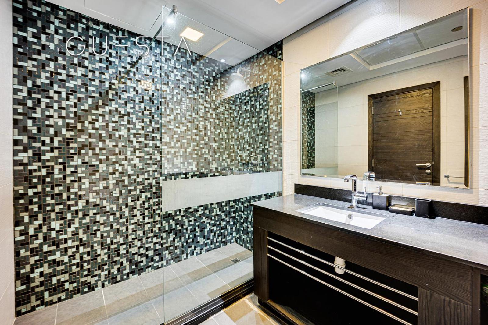 Apartment Cayan Tower, Marina Dubai