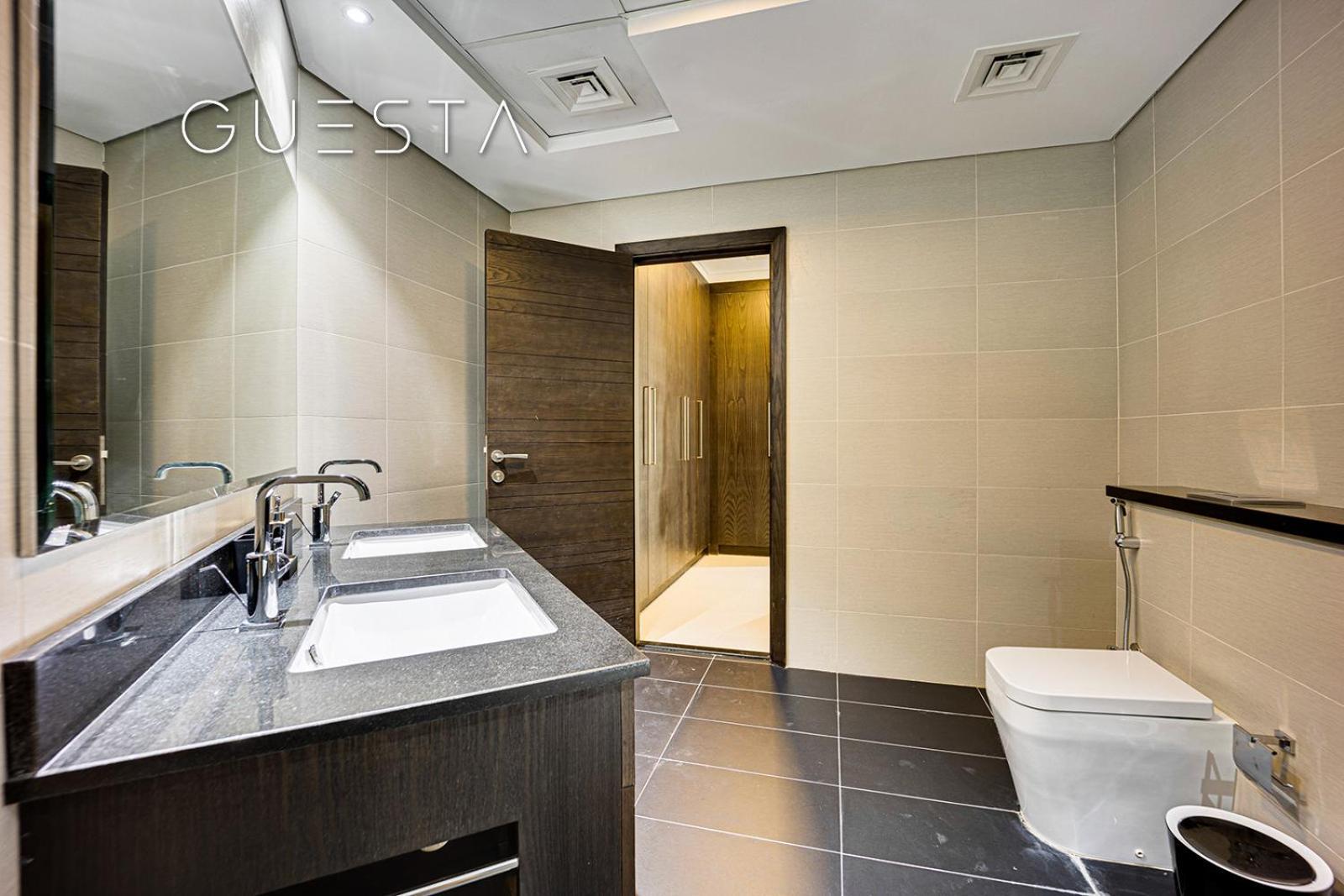 Cayan Tower, Marina Apartment