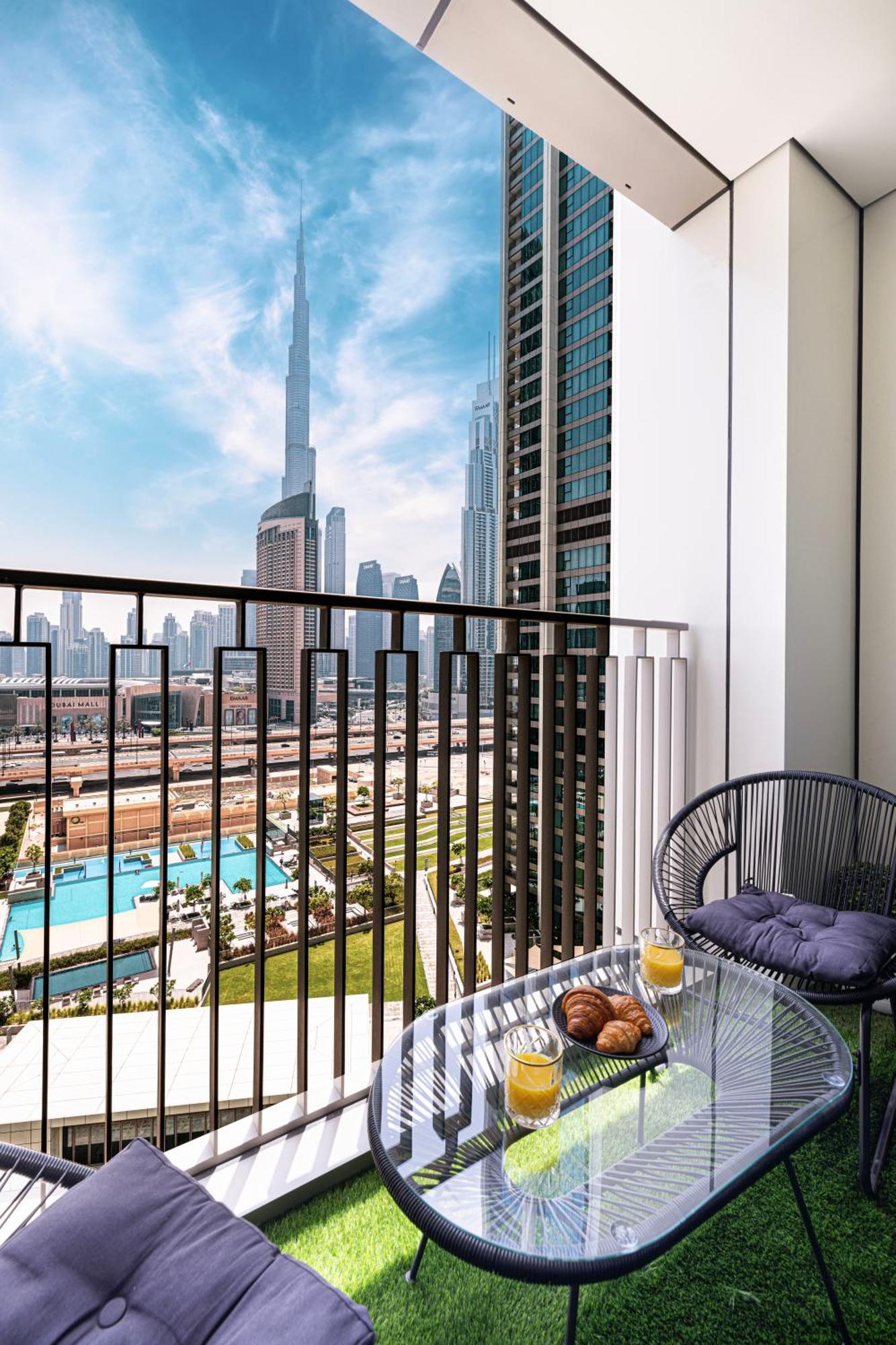 Full Burj Khalifa View 2br With Mall Connection In Downtown Apartment Dubai