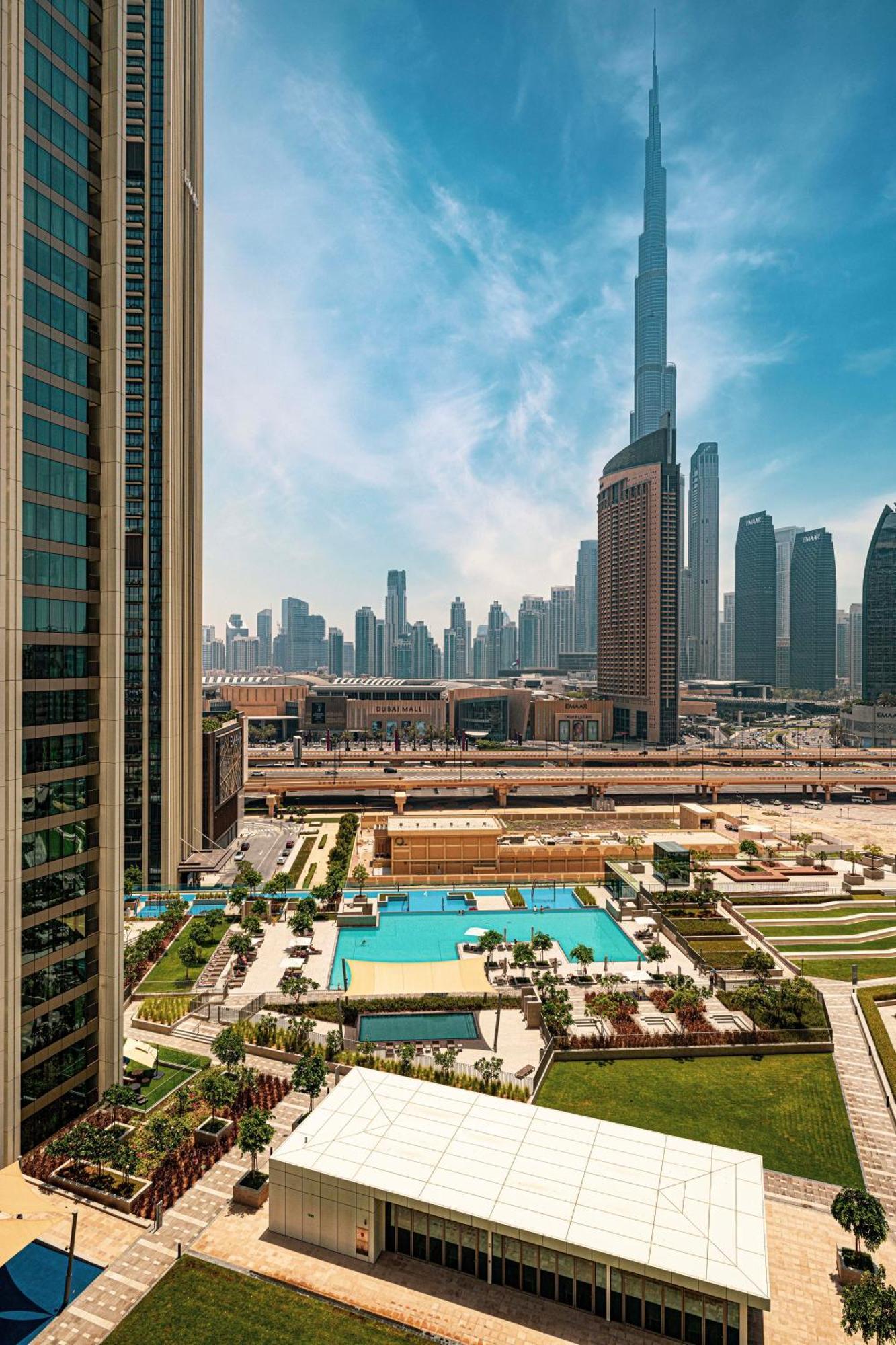 Full Burj Khalifa View 2br With Mall Connection In Downtown Apartment