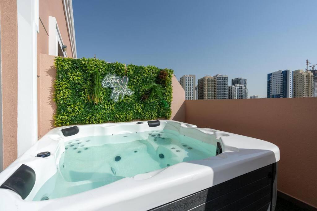 Apartment Private Jacuzzi - 1 Bedroom - Jvc Dubai