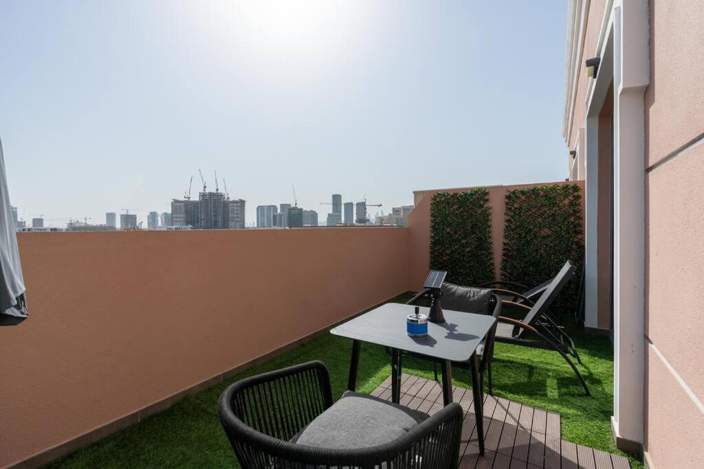 Private Jacuzzi - 1 Bedroom - Jvc Apartment