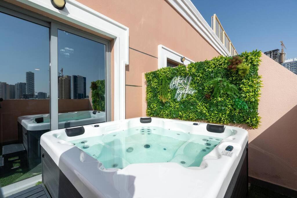 Private Jacuzzi - 1 Bedroom - Jvc Apartment *