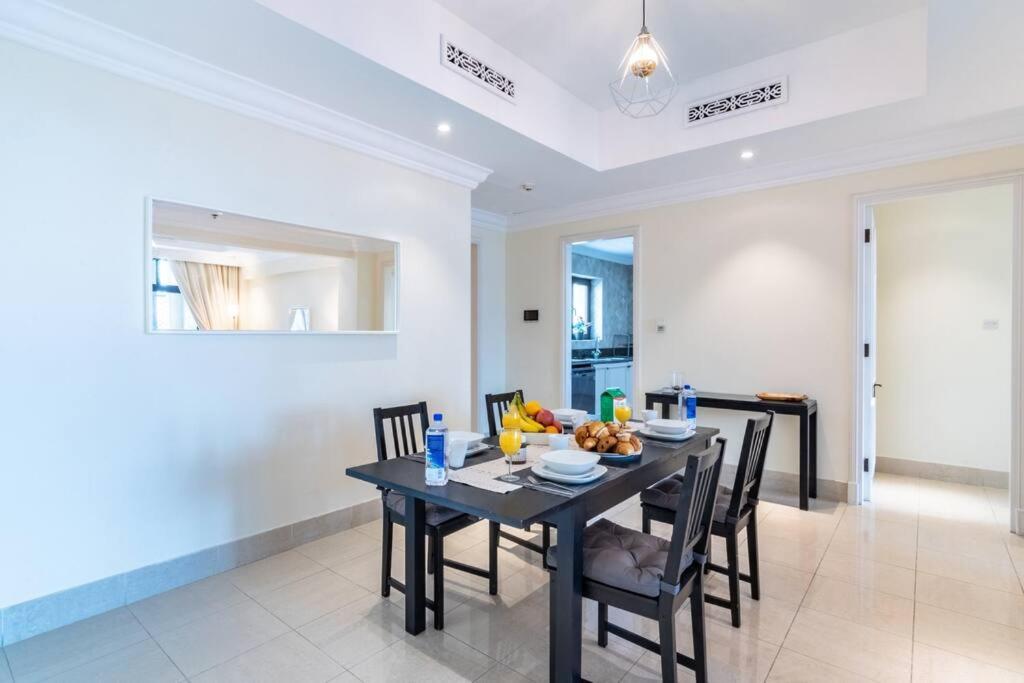 Daire First Class 3br Blissful Fountain Escape Dubai