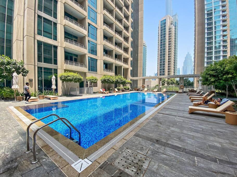 First Class Premium And Stylish Apartment